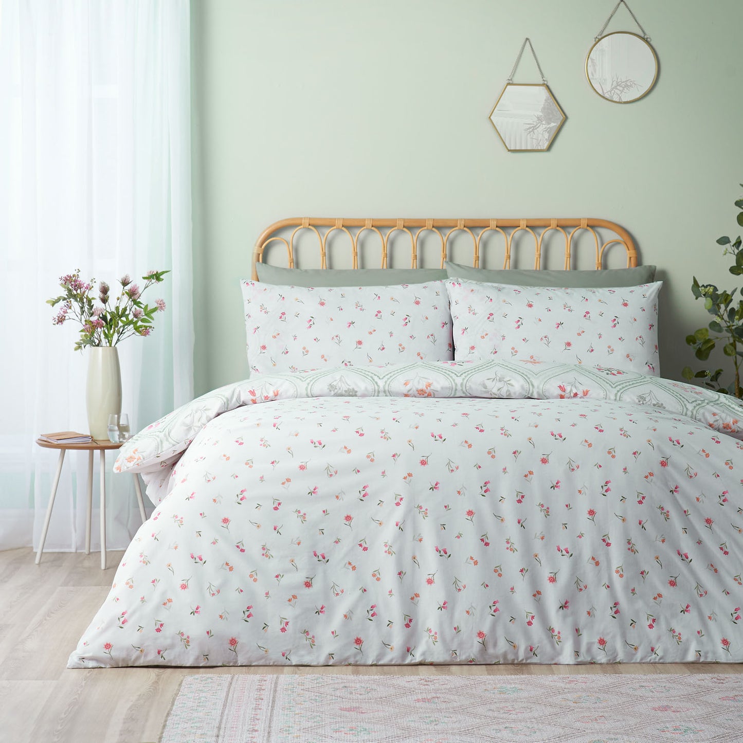 Catherine Lansfield Cameo Floral Soft Green Reversible Duvet Set