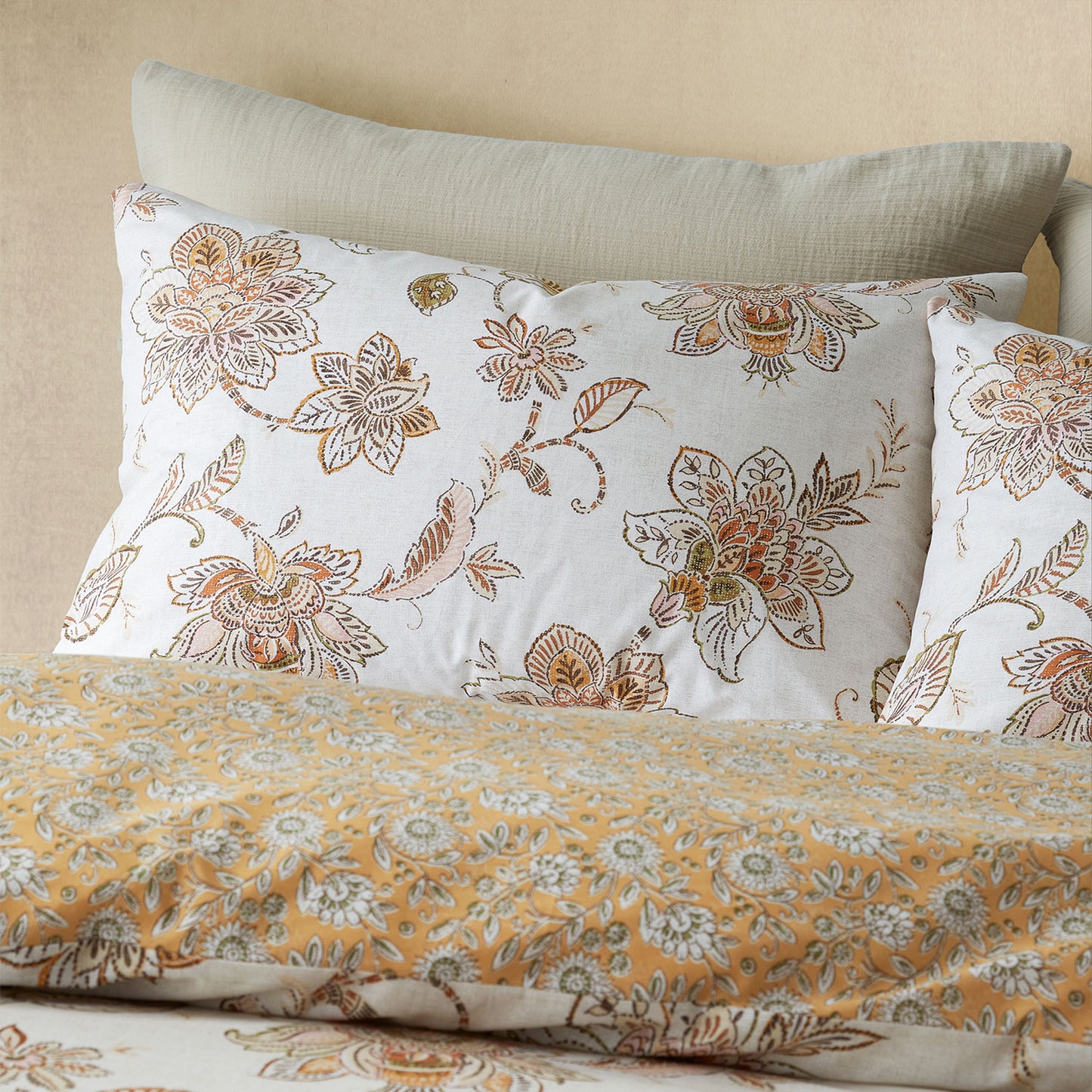 Pineapple Elephant Sahara Beige Floral Reversible Duvet Set