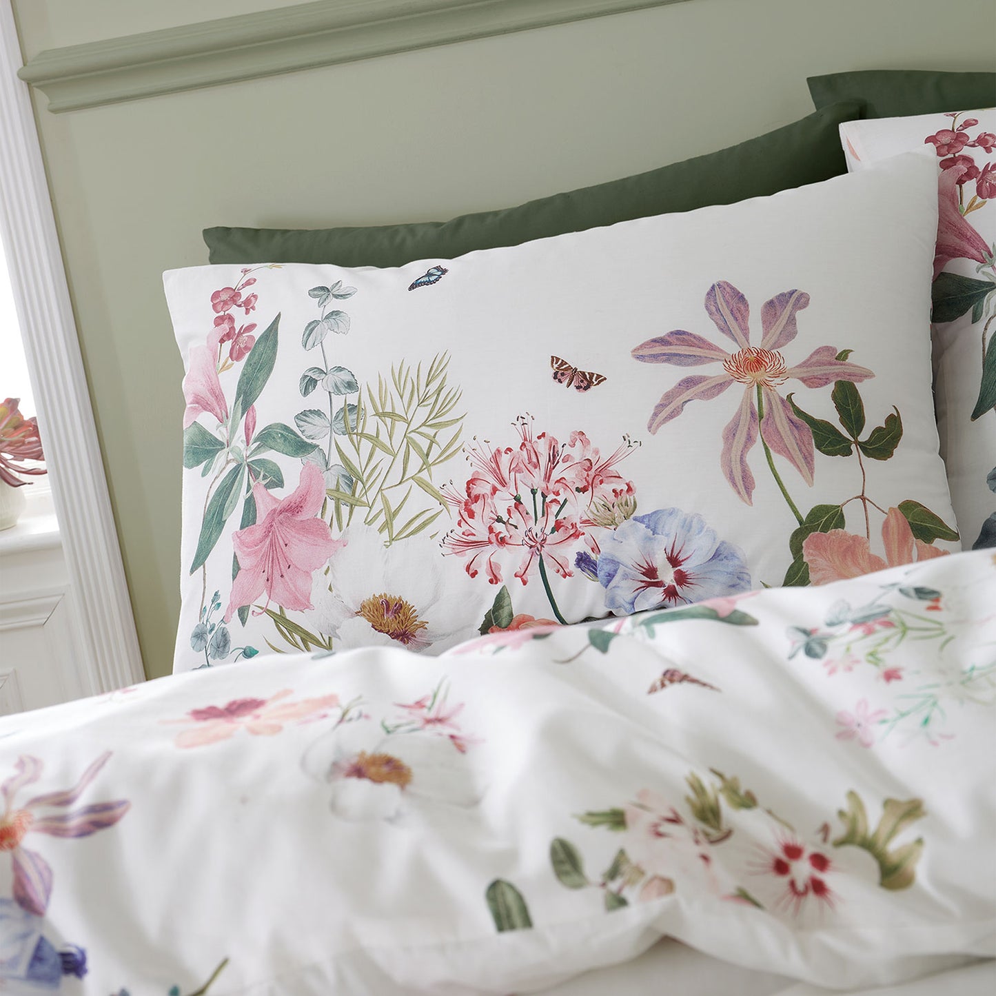 RHS Exotic Garden White 200TC Cotton Duvet Set