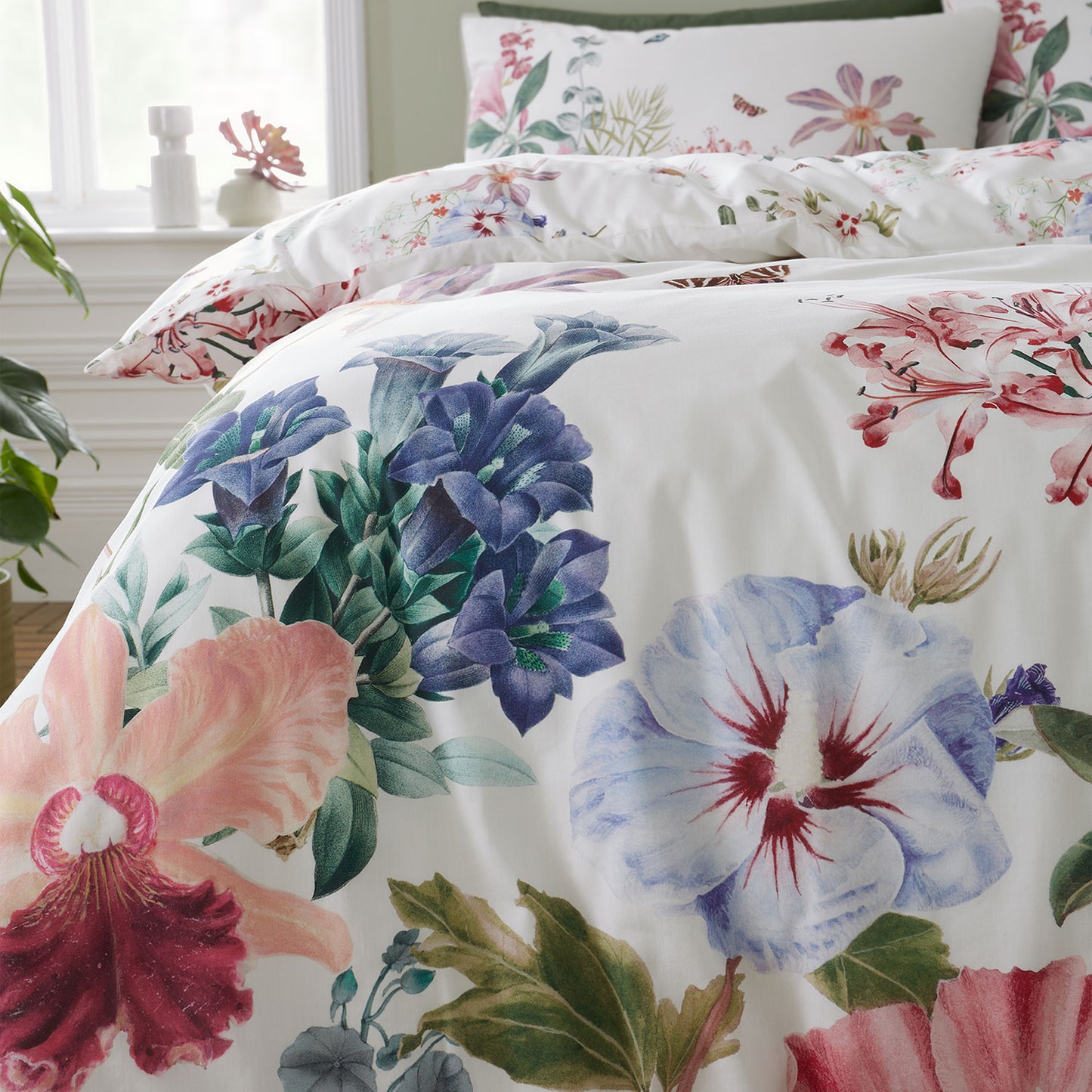 RHS Exotic Garden White 200TC Cotton Duvet Set