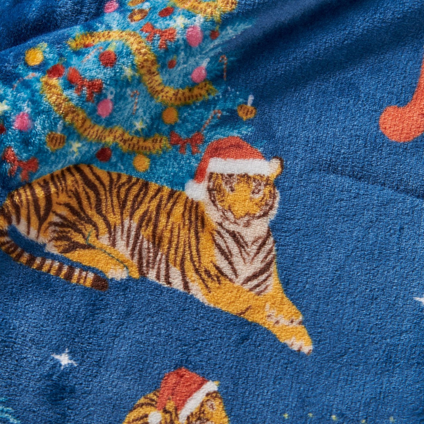 Catherine Lansfield Christmas Tiger Cosy Fleece Throw
