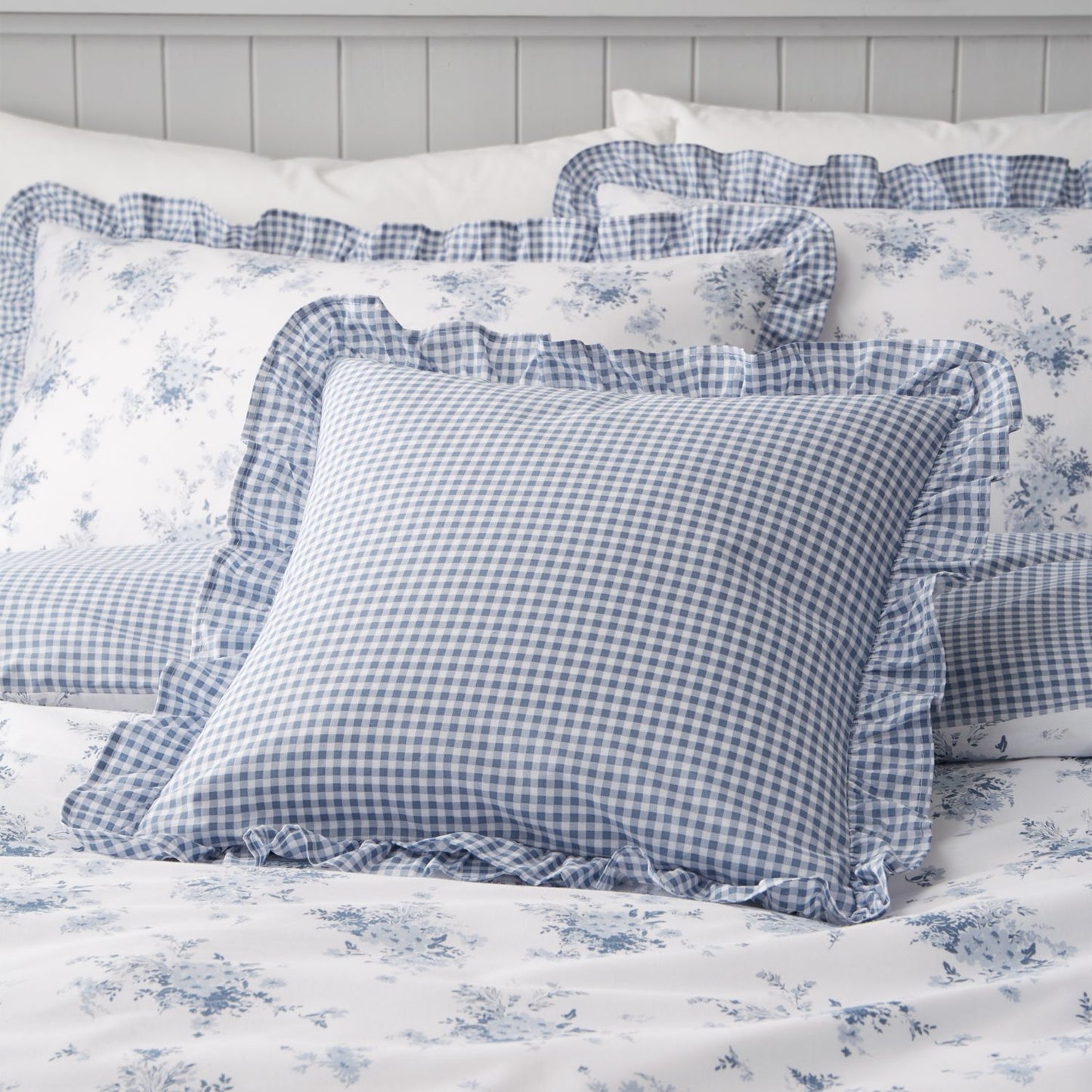 Catherine Lansfield Lucie Floral Frill Cushion