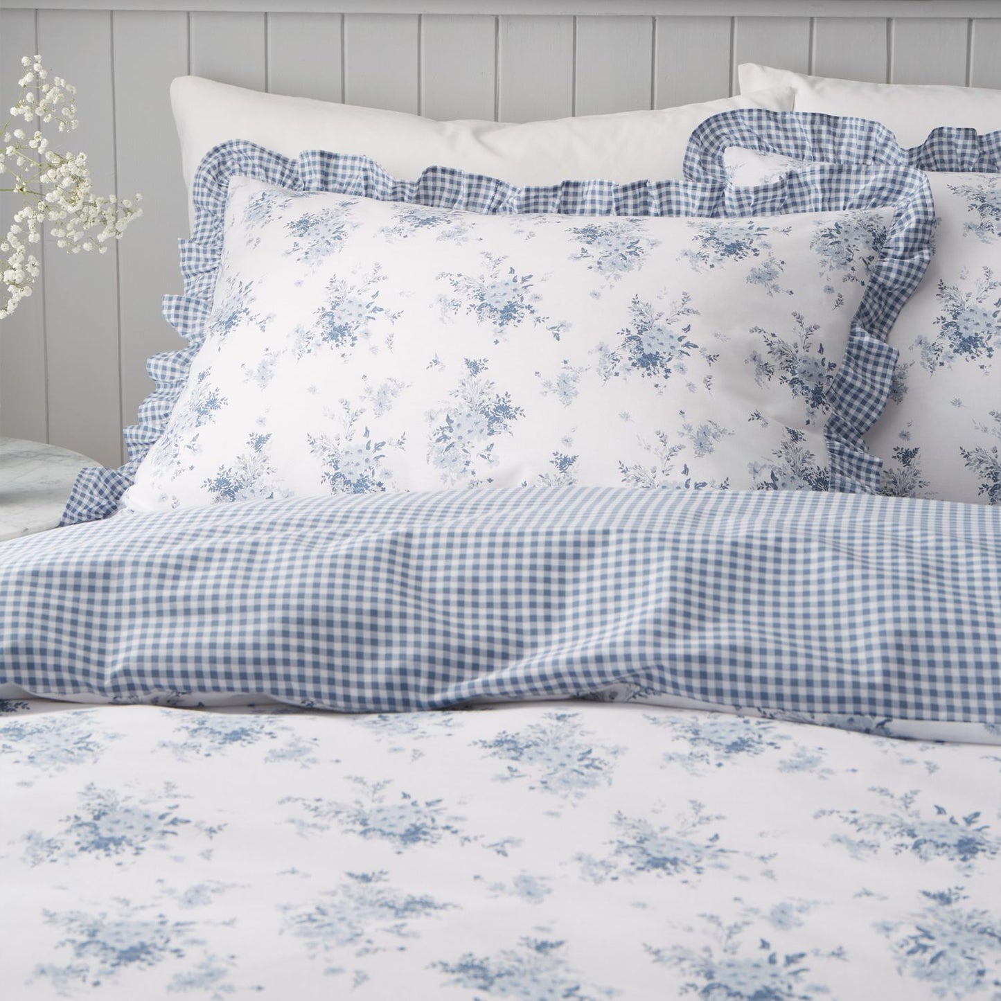 Catherine Lansfield Lucie Floral Frill Reversible Duvet Set