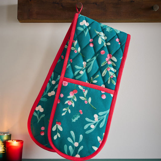 Catherine Lansfield Christmas Holly and Mistletoe Cotton Double Oven Glove