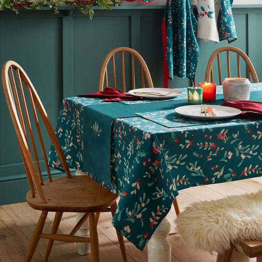 Catherine Lansfield Christmas Holly and Mistletoe Cotton Table Cloth