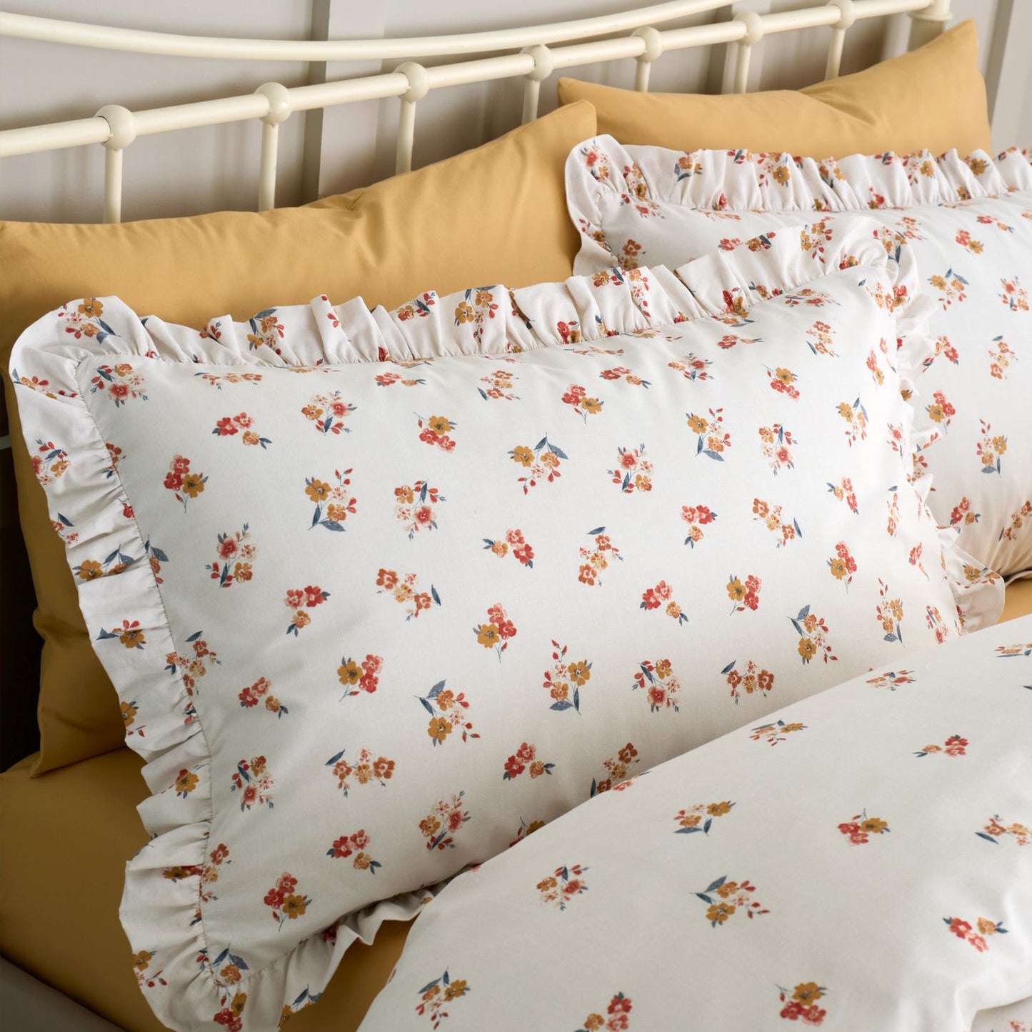 Catherine Lansfield Frill Ditsy Floral Cream Reversible Duvet Set