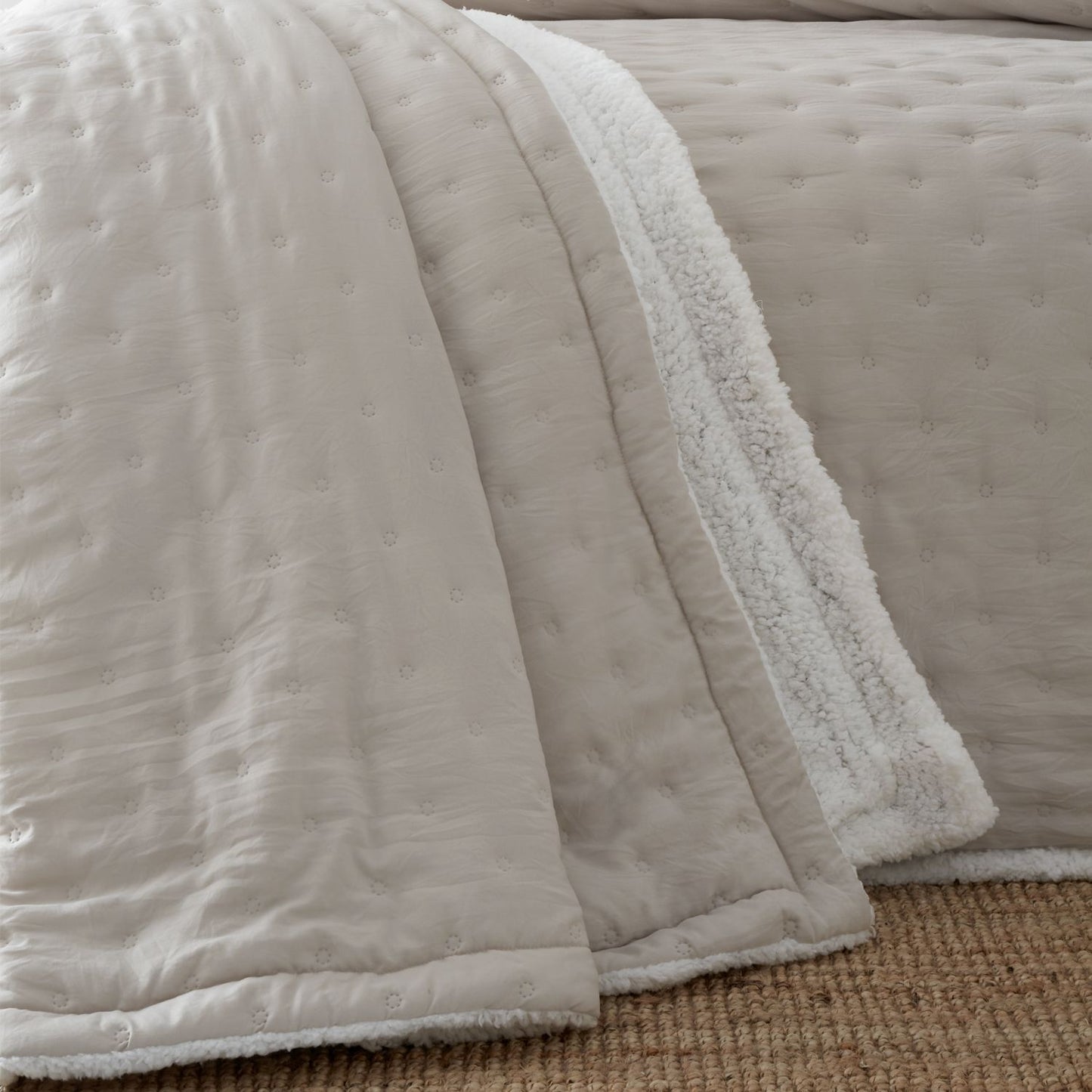 Catherine Lansfield Cosy Nori Cream Sherpa Fleece Bedspread