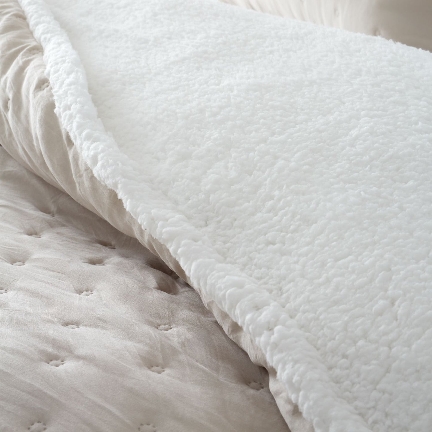Catherine Lansfield Cosy Nori Cream Soft Sherpa Fleece Duvet Set