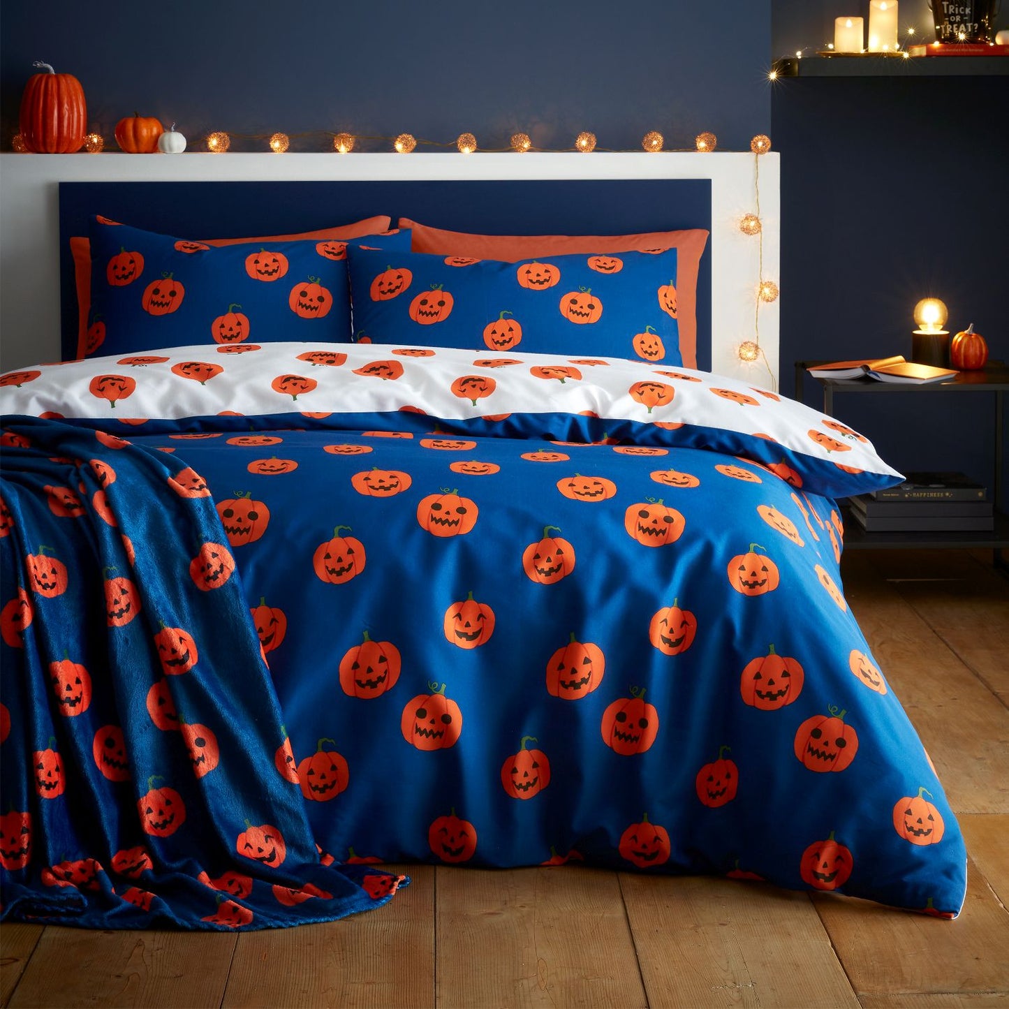 Catherine Lansfield Halloween Pumpkins Navy Fleece Throw