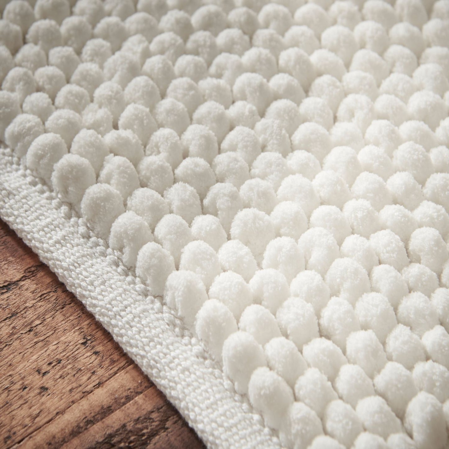 Bianca Aspen White Bobble Bath Runner