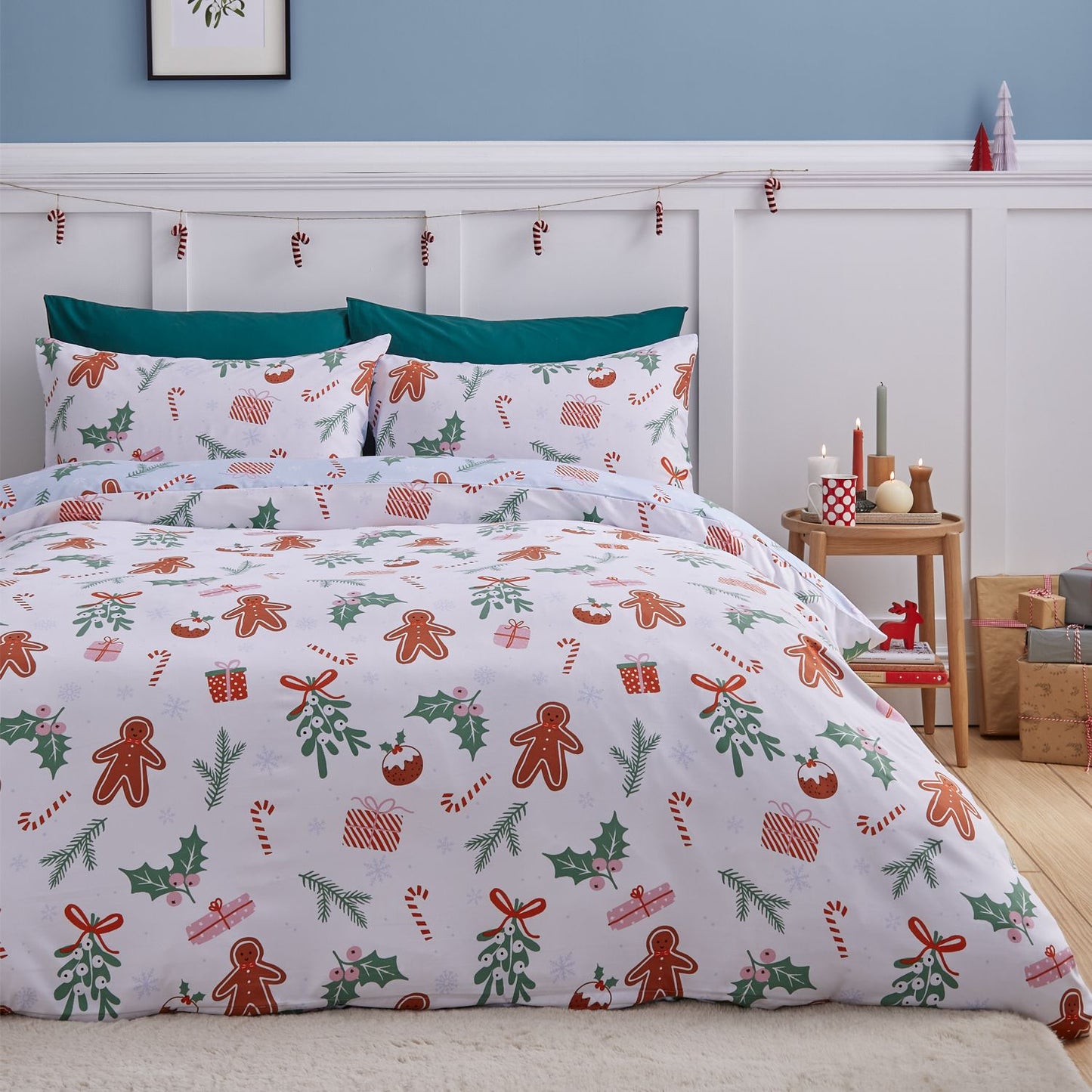 Catherine Lansfield Christmas Gingerbread So Soft Reversible Duvet Set