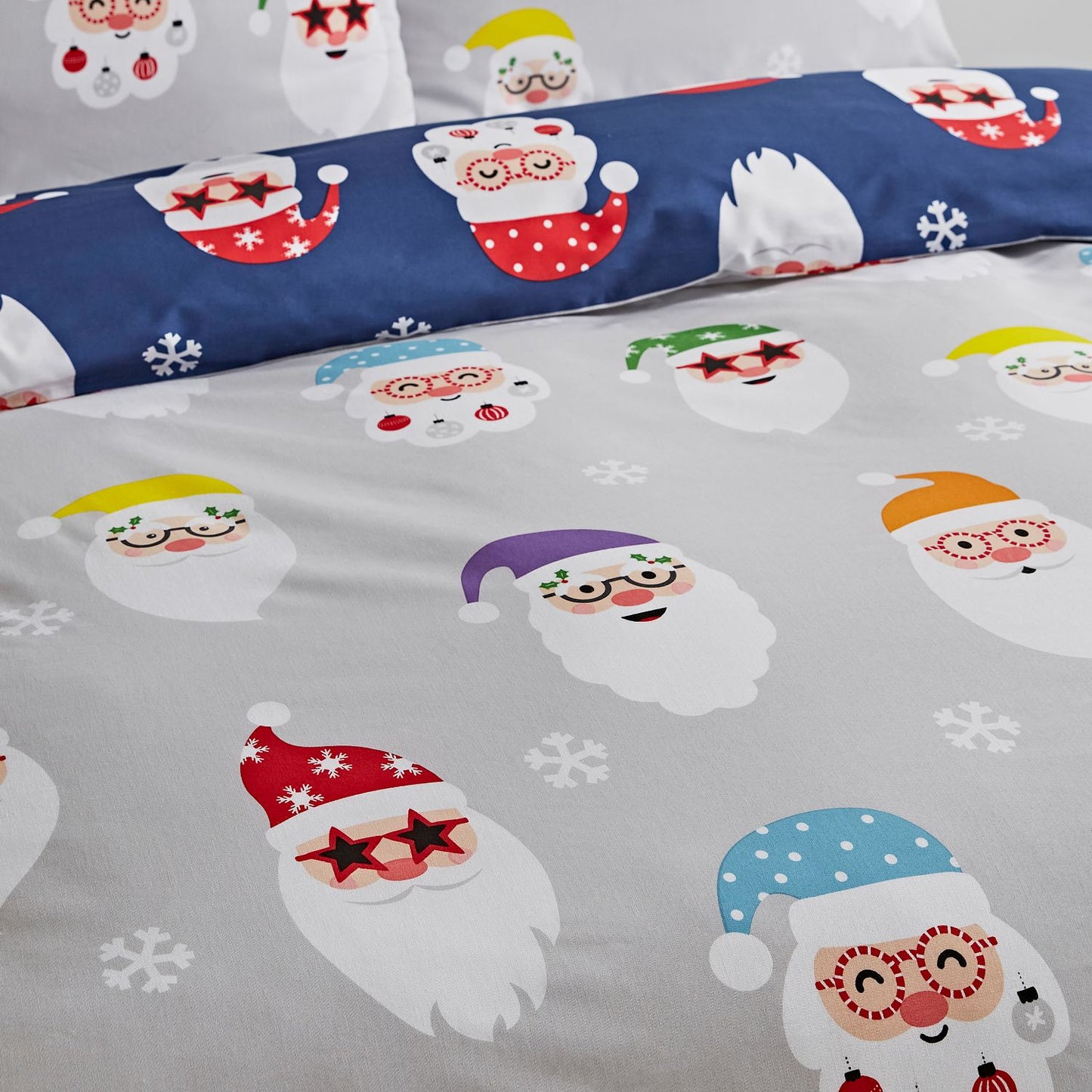 Catherine Lansfield Christmas Santa Spec-Tacular Reversible Duvet Set