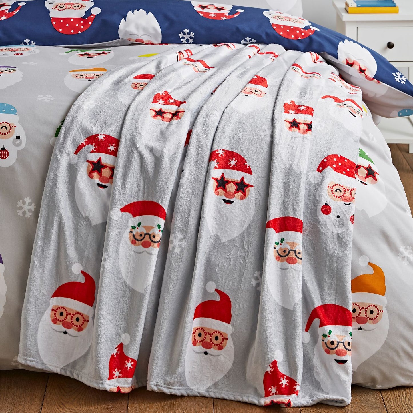 Catherine Lansfield Christmas Santa Spec-Tacular Cosy Fleece Throw