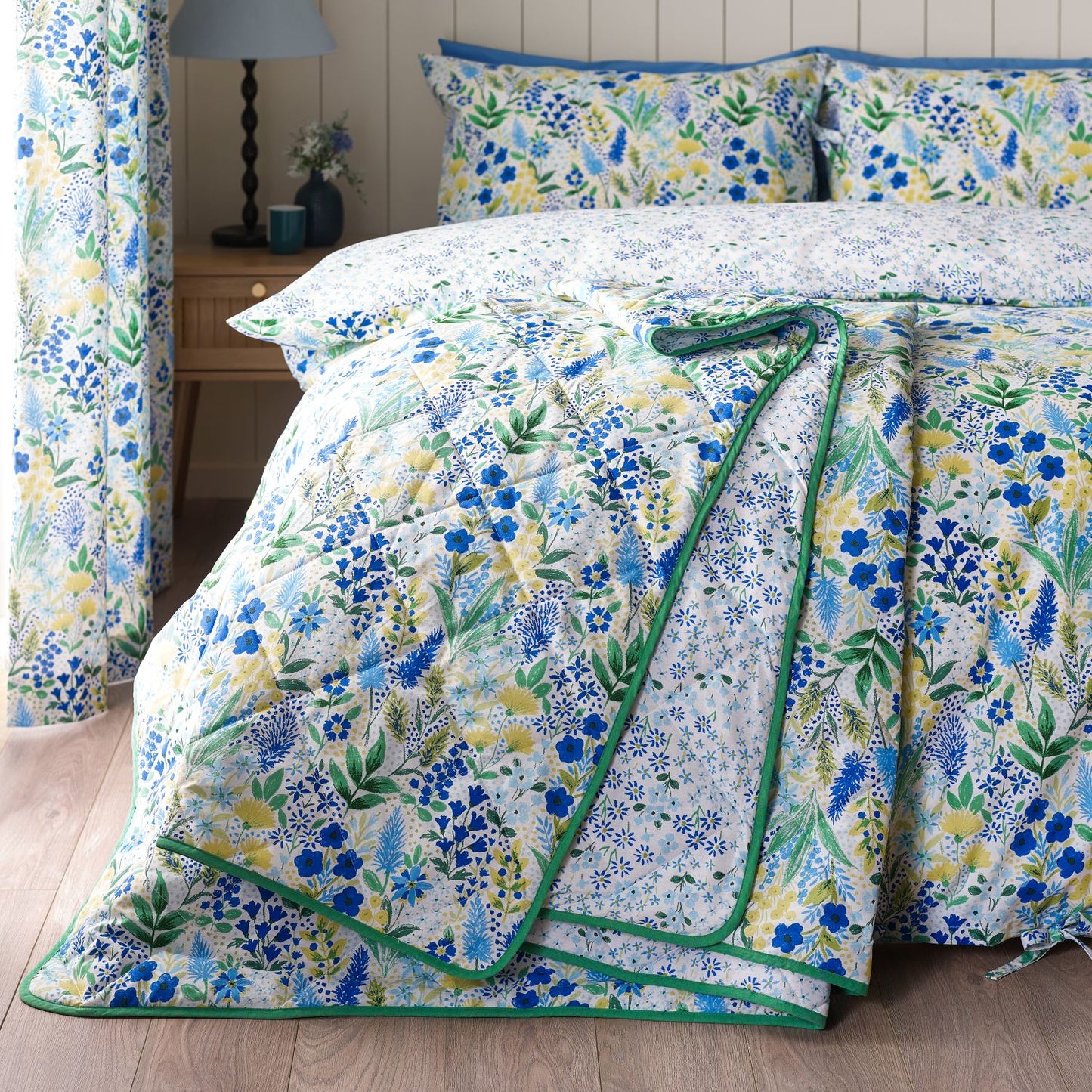 Catherine Lansfield Tilly Blue Floral Fully Reversible Bedspread