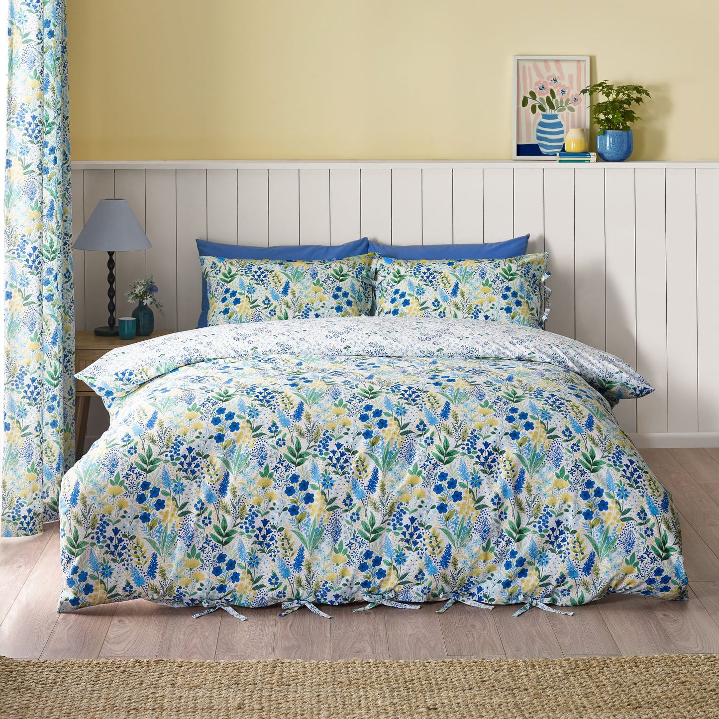 Catherine Lansfield Tilly Blue Floral Reversible Duvet Set