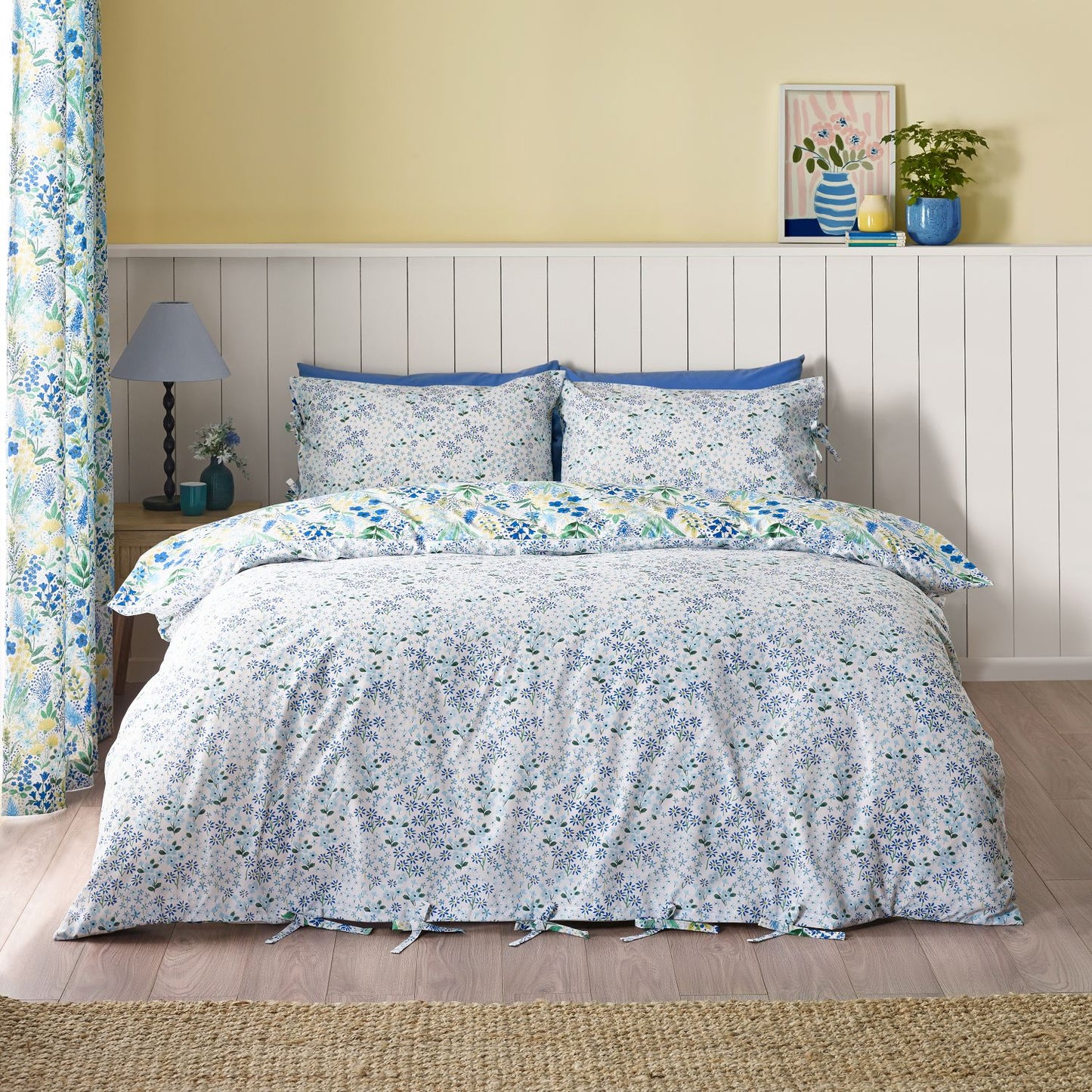 Catherine Lansfield Tilly Blue Floral Reversible Duvet Set