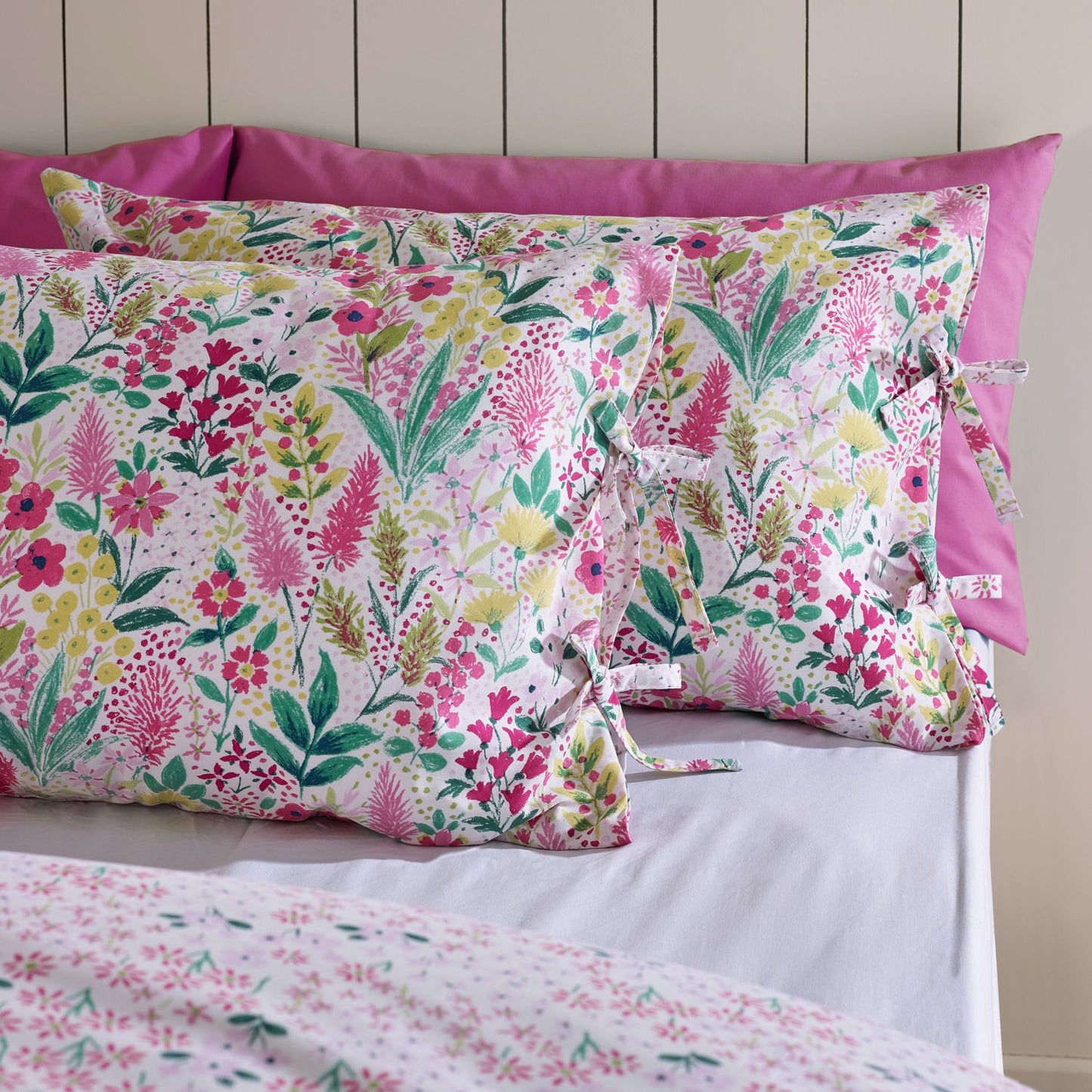 Catherine Lansfield Tilly Pink Floral Reversible Duvet Set