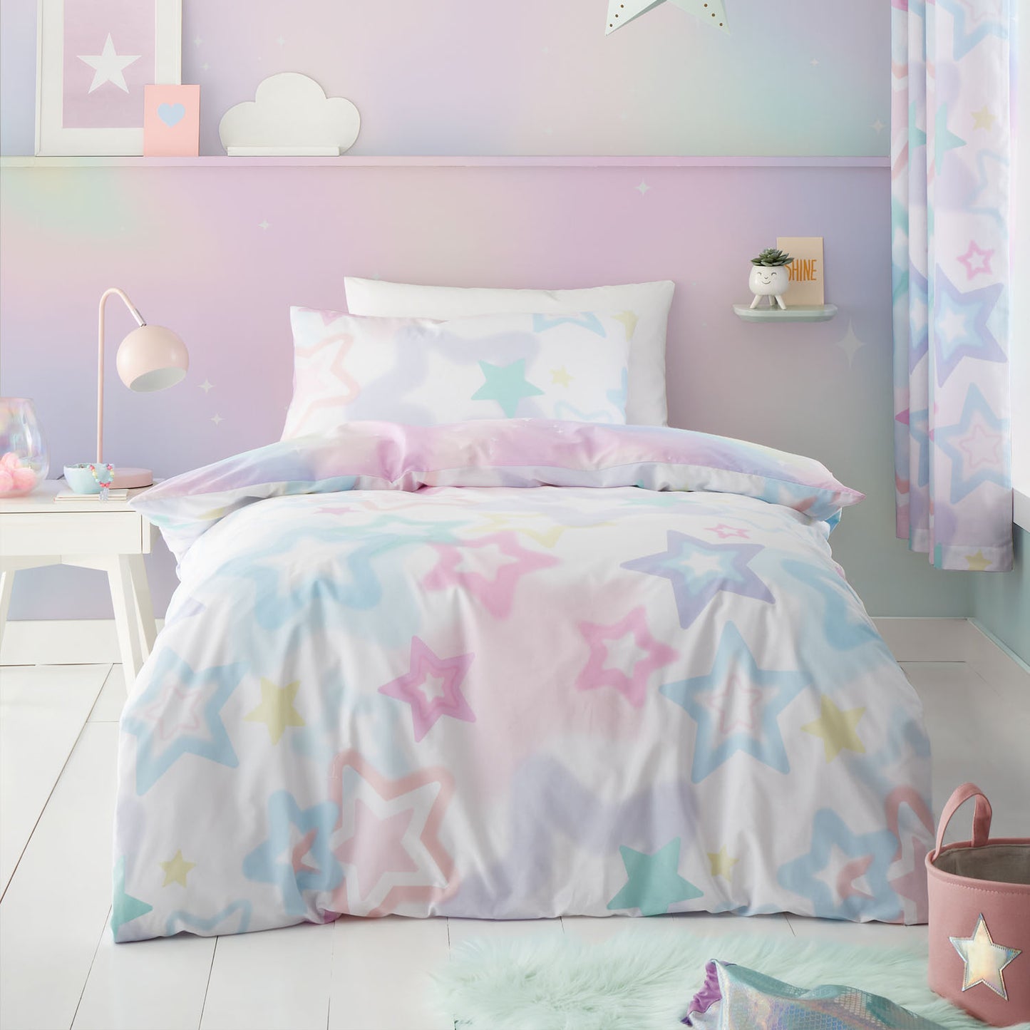 Catherine Lansfield Ombre Stars White Reversible Duvet Set