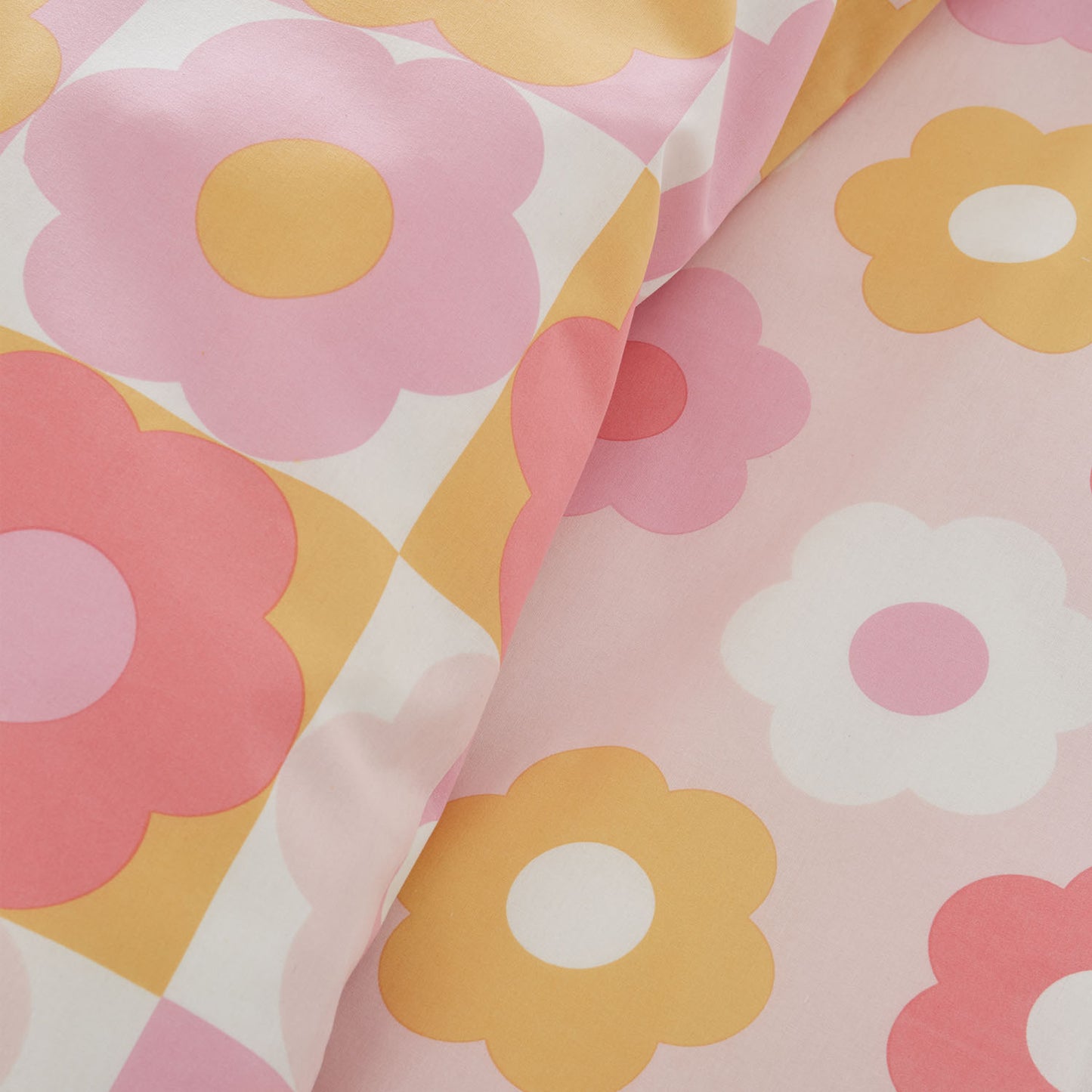 Catherine Lansfield Pink Retro Daisy Reversible Duvet Set