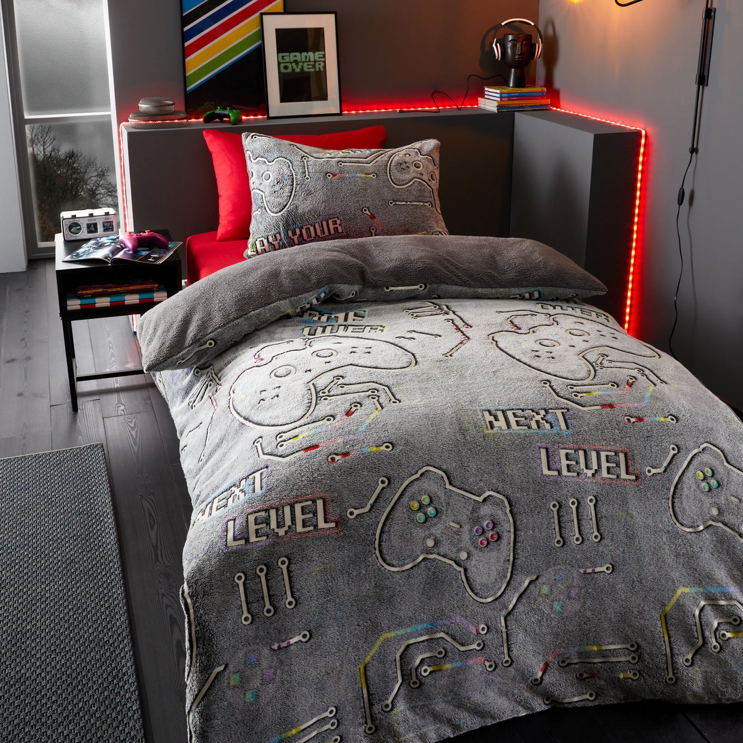 Catherine Lansfield Black Game Over Glow in the Dark Fleece Duvet Set