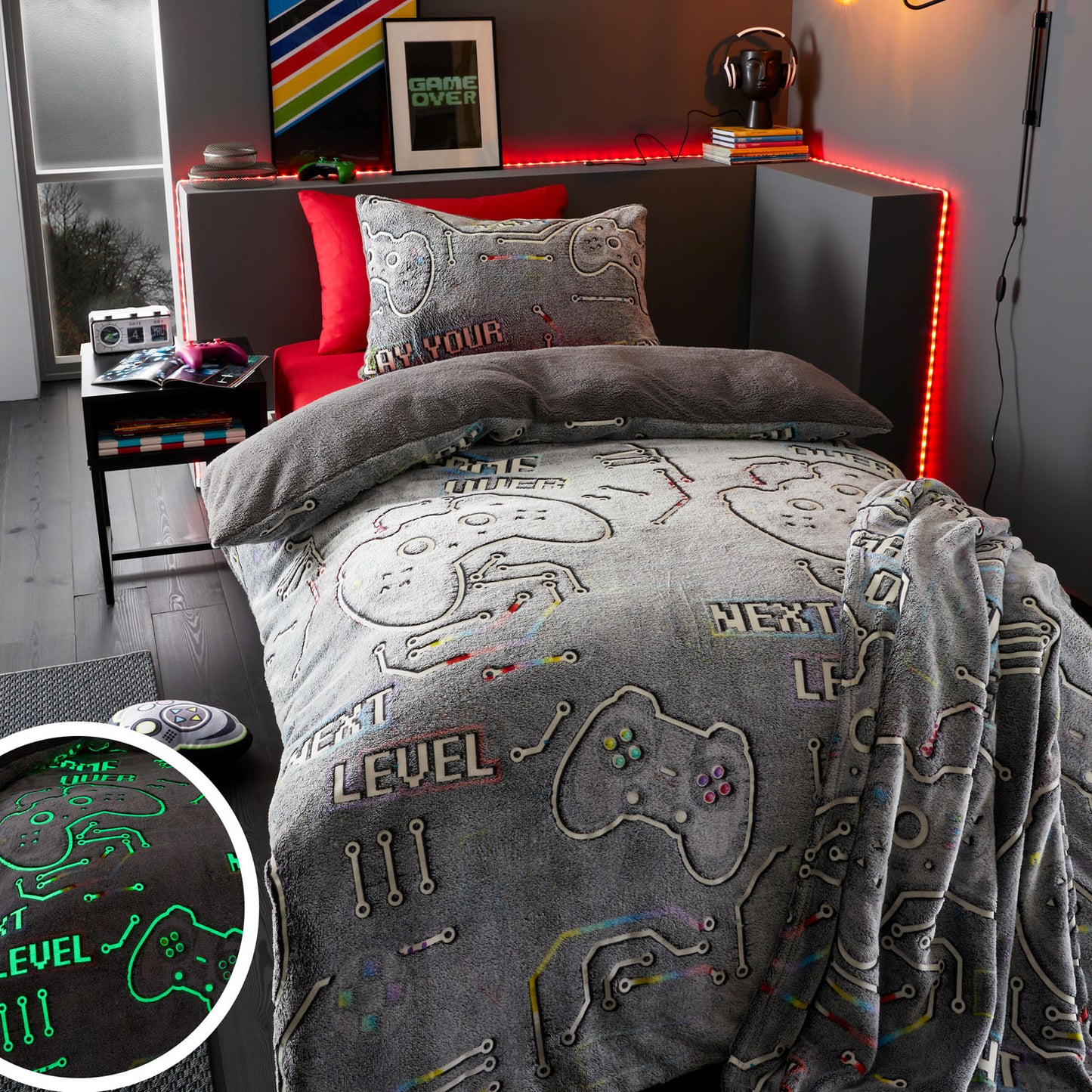 Catherine Lansfield Black Game Over Glow in the Dark Fleece Duvet Set