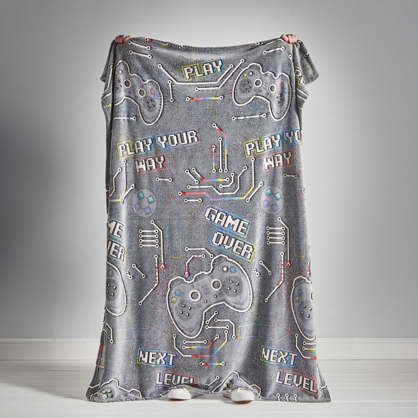 Catherine Lansfield Game Over Glow in the Dark Black Fleece Cosy Fleece Throw