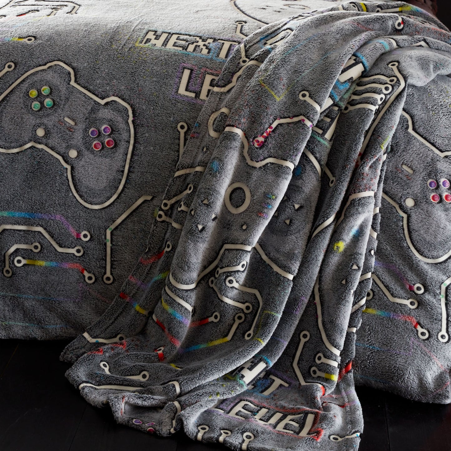 Catherine Lansfield Game Over Glow in the Dark Black Fleece Cosy Fleece Throw