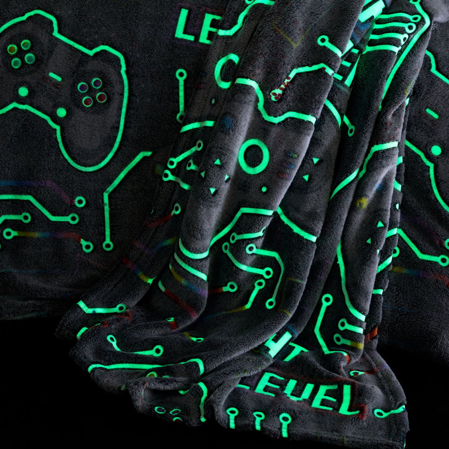 Catherine Lansfield Game Over Glow in the Dark Black Fleece Cosy Fleece Throw