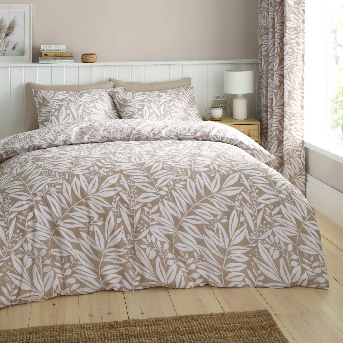 Catherine Lansfield Sorrel Leaf Natural Reversible Duvet Set