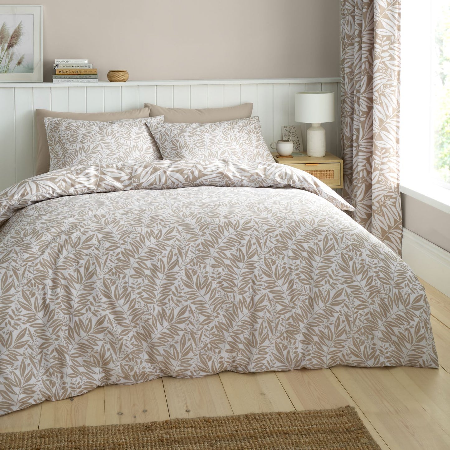 Catherine Lansfield Sorrel Leaf Natural Reversible Duvet Set