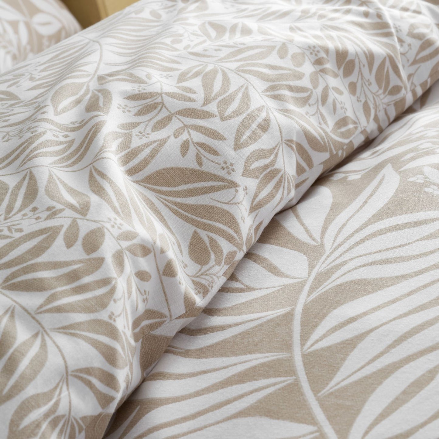 Catherine Lansfield Sorrel Leaf Natural Reversible Duvet Set