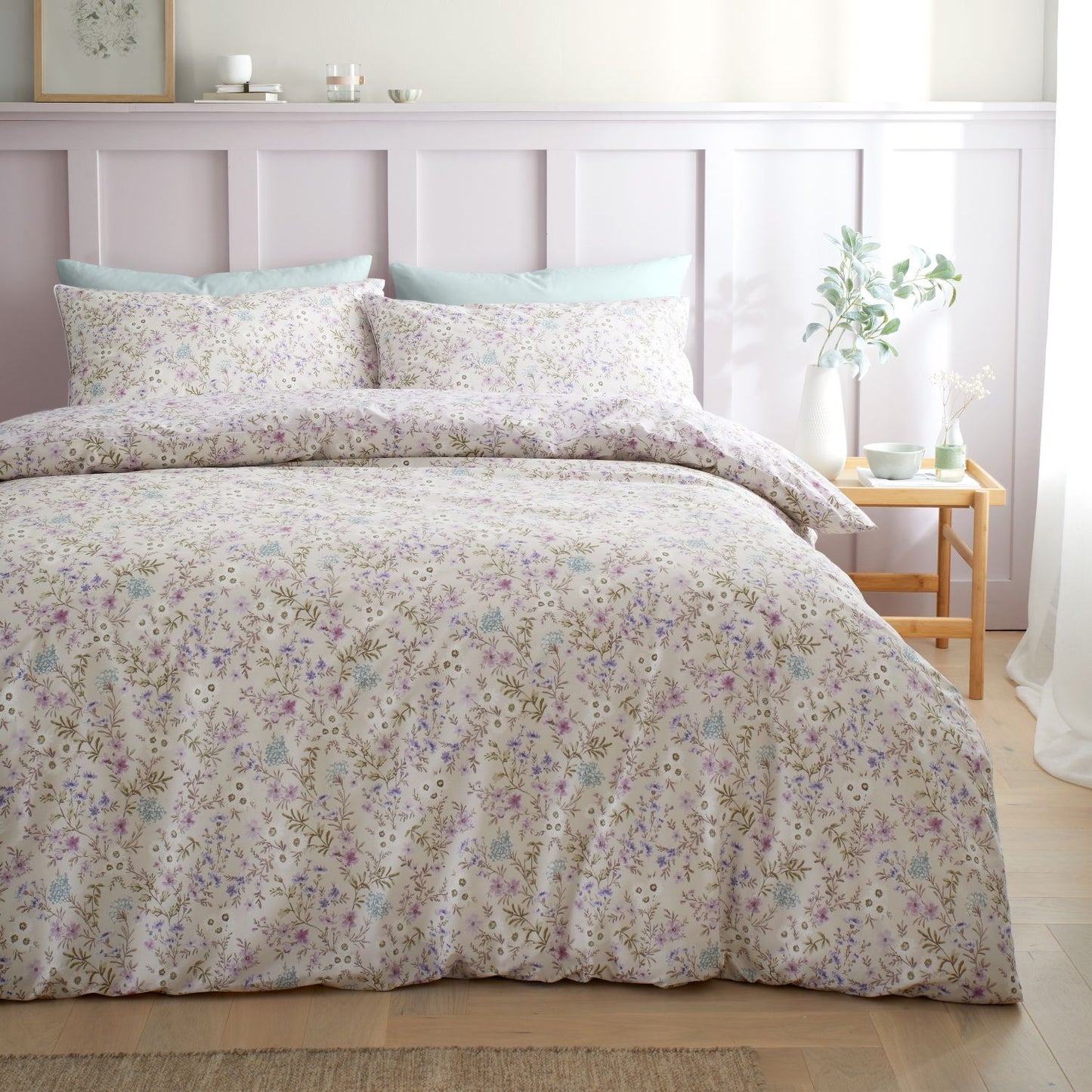 Bianca Ditsy Floral Lilac 200TC Cotton Reversible Duvet Set