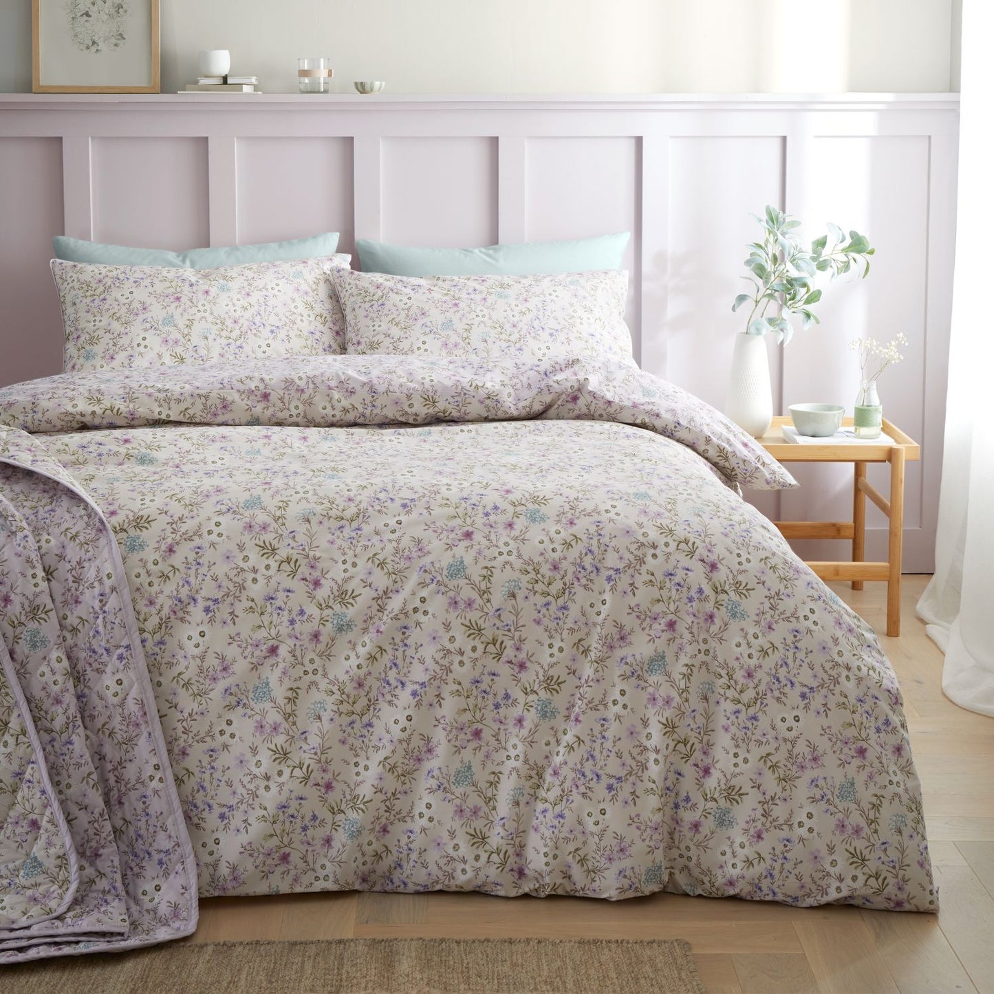 Bianca Ditsy Floral Lilac 200TC Cotton Reversible Duvet Set