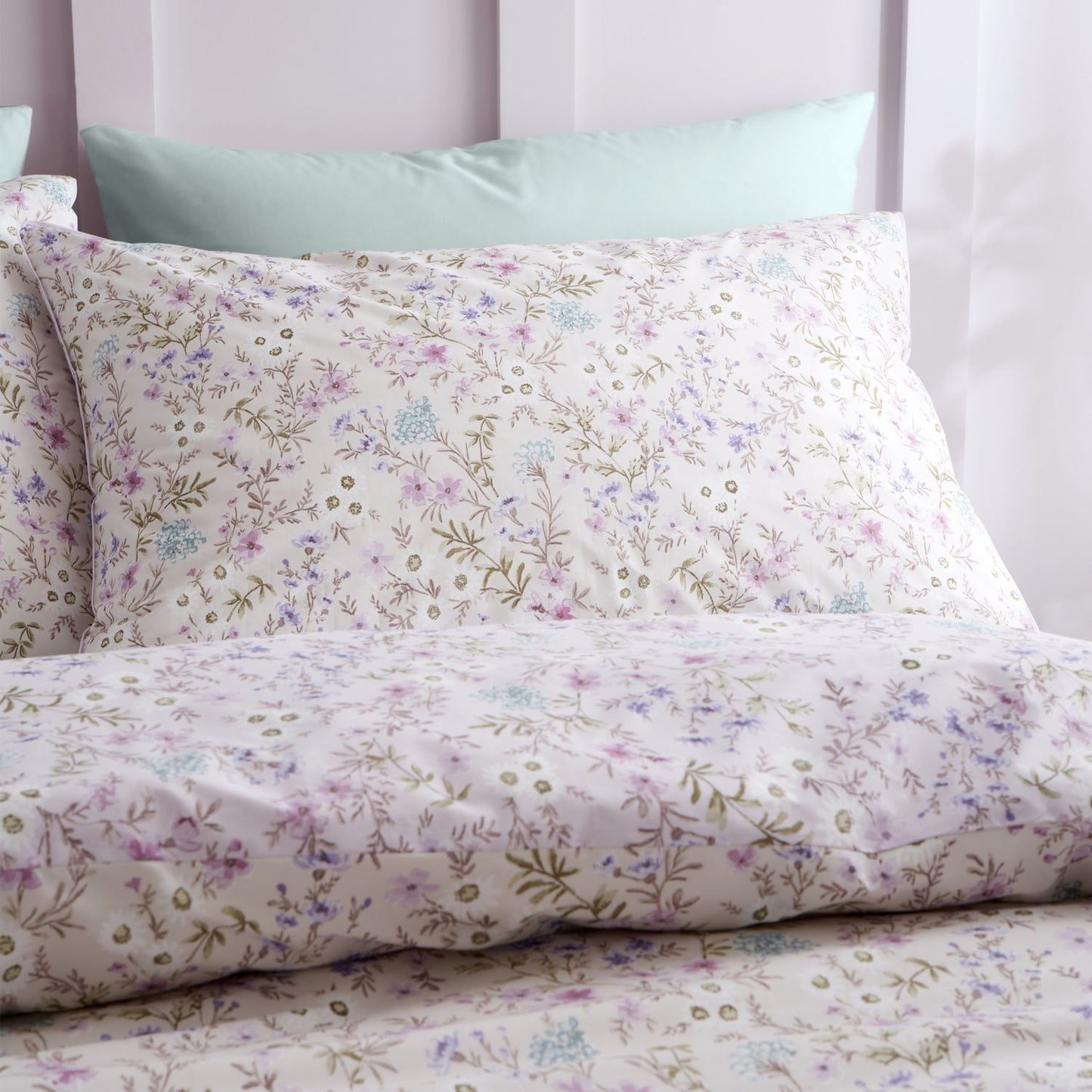 Bianca Ditsy Floral Lilac 200TC Cotton Reversible Duvet Set
