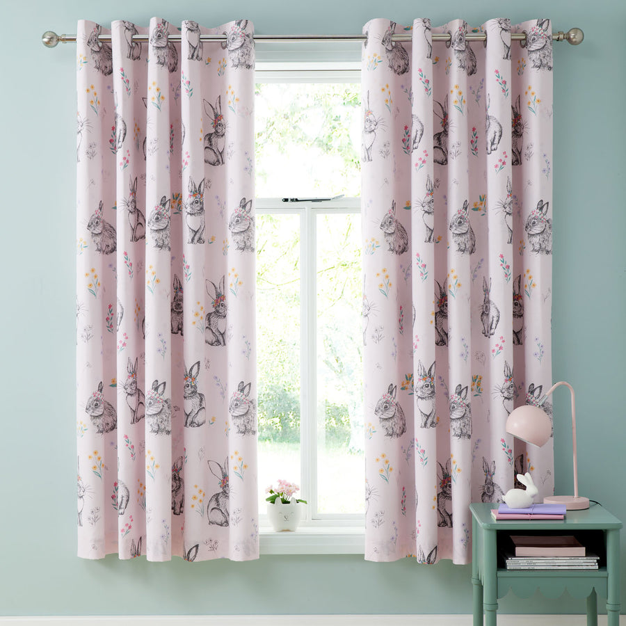 Catherine Lansfield Bunny Tails Ditsy Flowers Reversible Eyelet Curtains