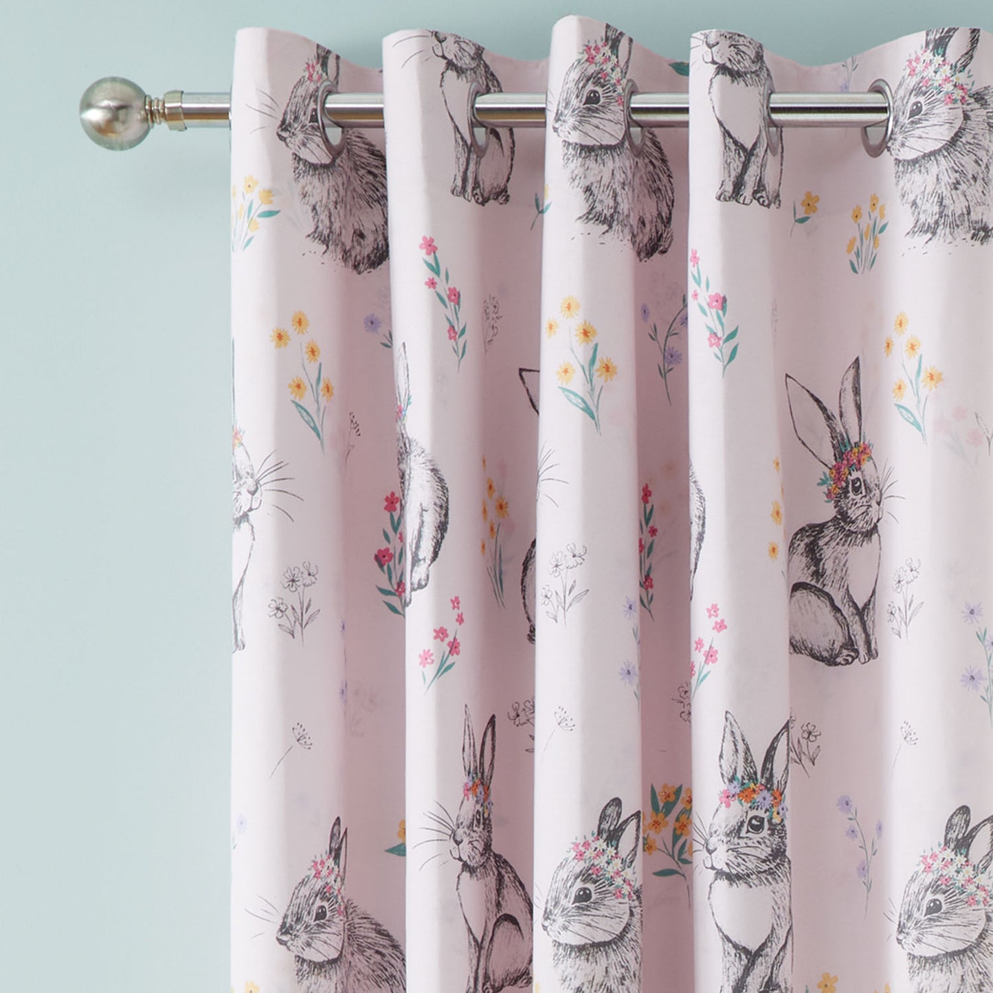Catherine Lansfield Bunny Tails Ditsy Flowers Reversible Eyelet Curtains