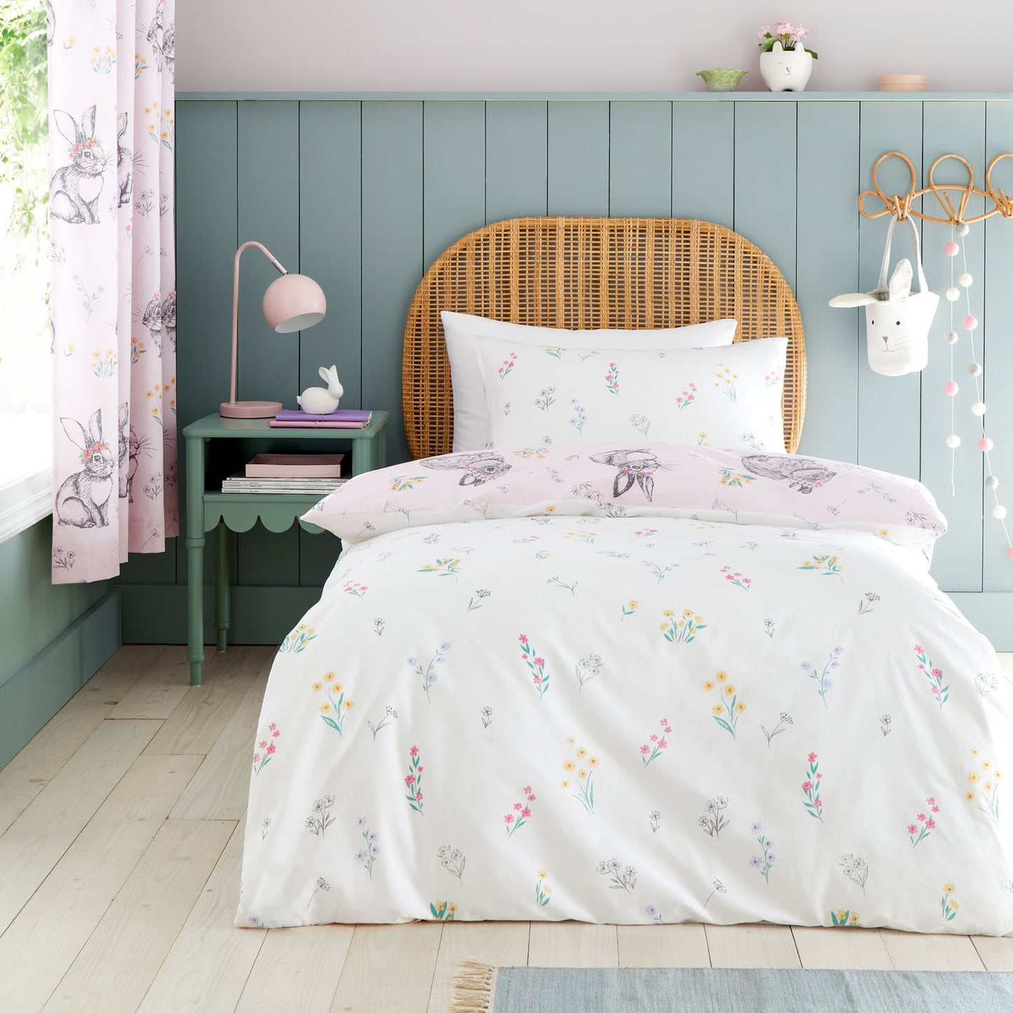 Catherine Lansfield Pink Bunny Tails Ditsy Flowers Reversible Duvet Set