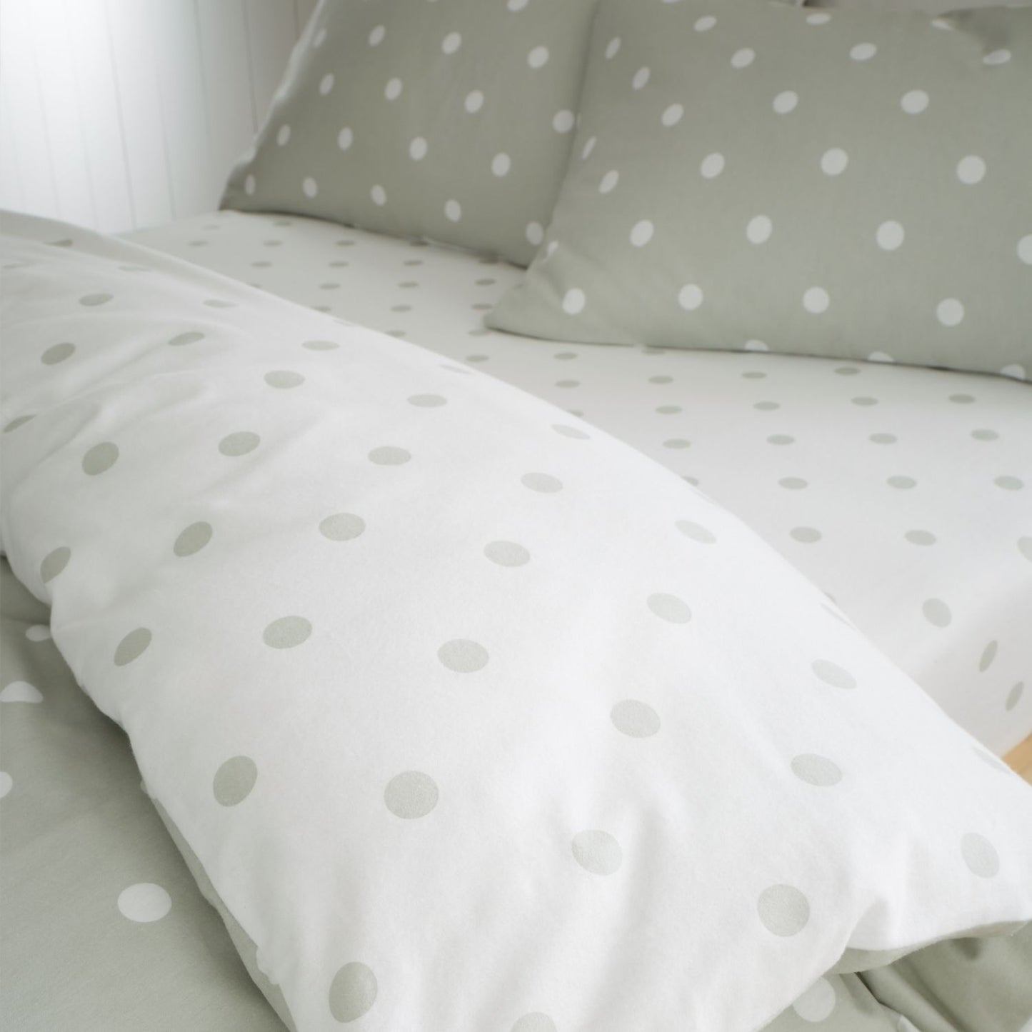 Catherine Lansfield Polka Dot Green Brushed Cotton Fitted Sheet