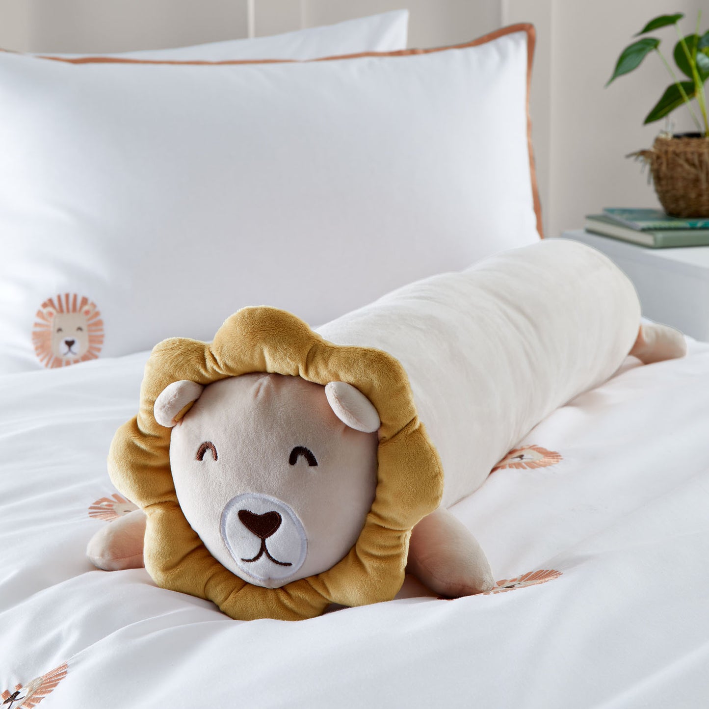 Catherine Lansfield Cuddle Friends 3D Lion Cushion