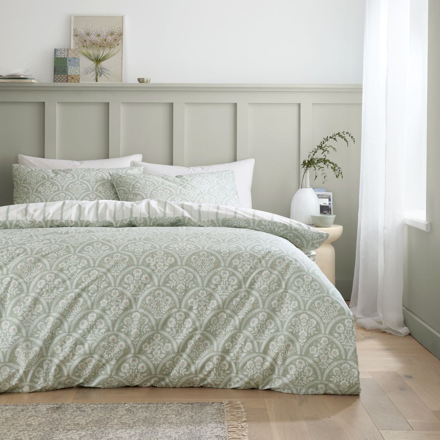 Bianca Scallop Soft Green Floral Reversible Cotton Percale Duvet Set