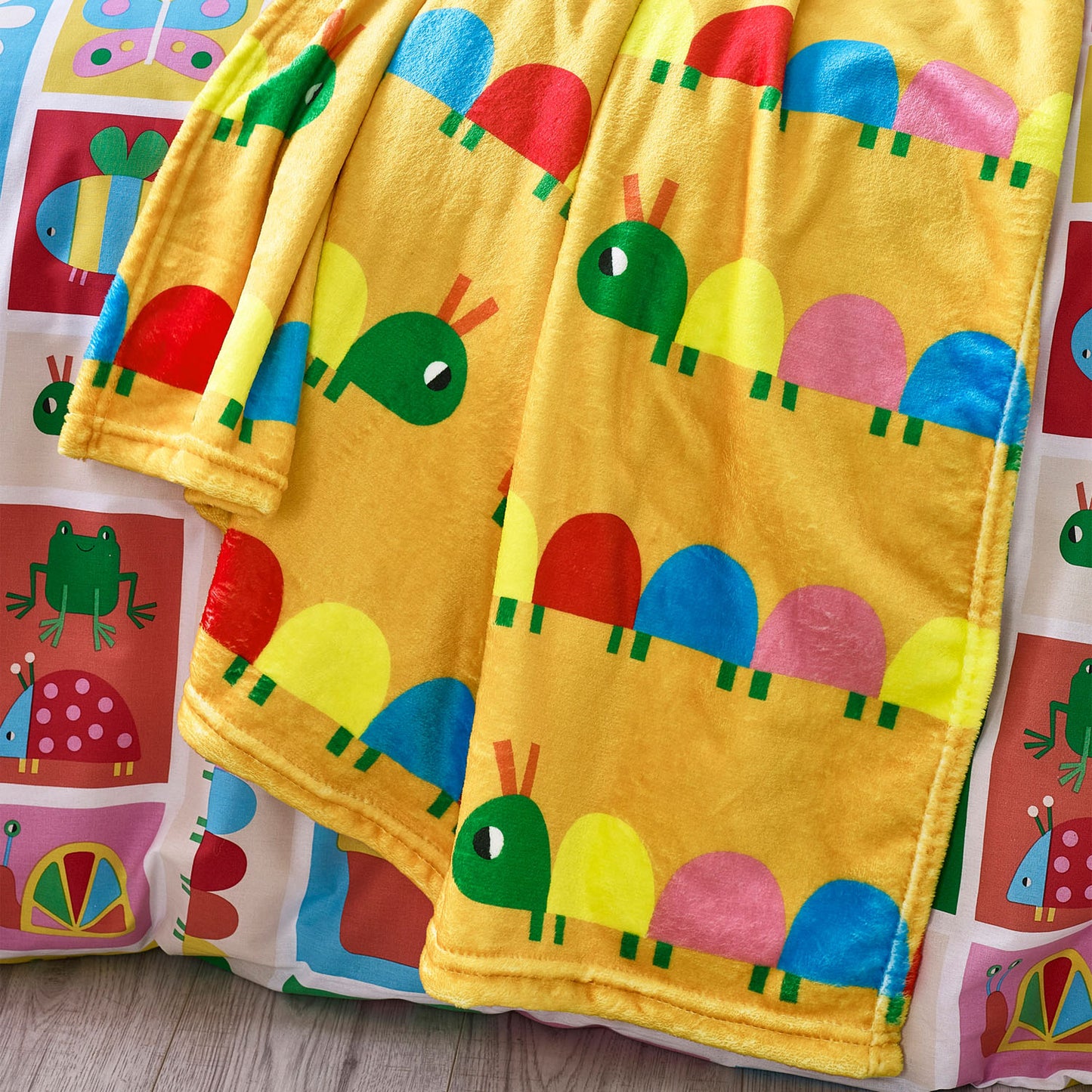 Catherine Lansfield Curious Caterpillar Cosy Fleece Blanket Throw