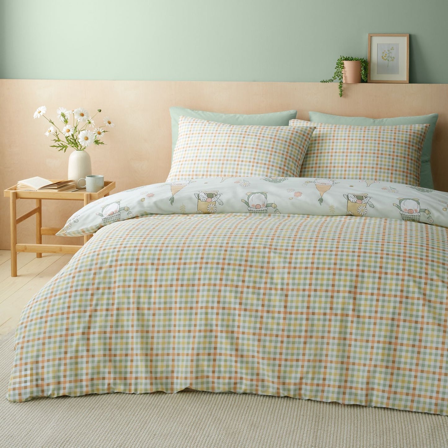 Catherine Lansfield Spring Gonks Mint Green Reversible Duvet Set