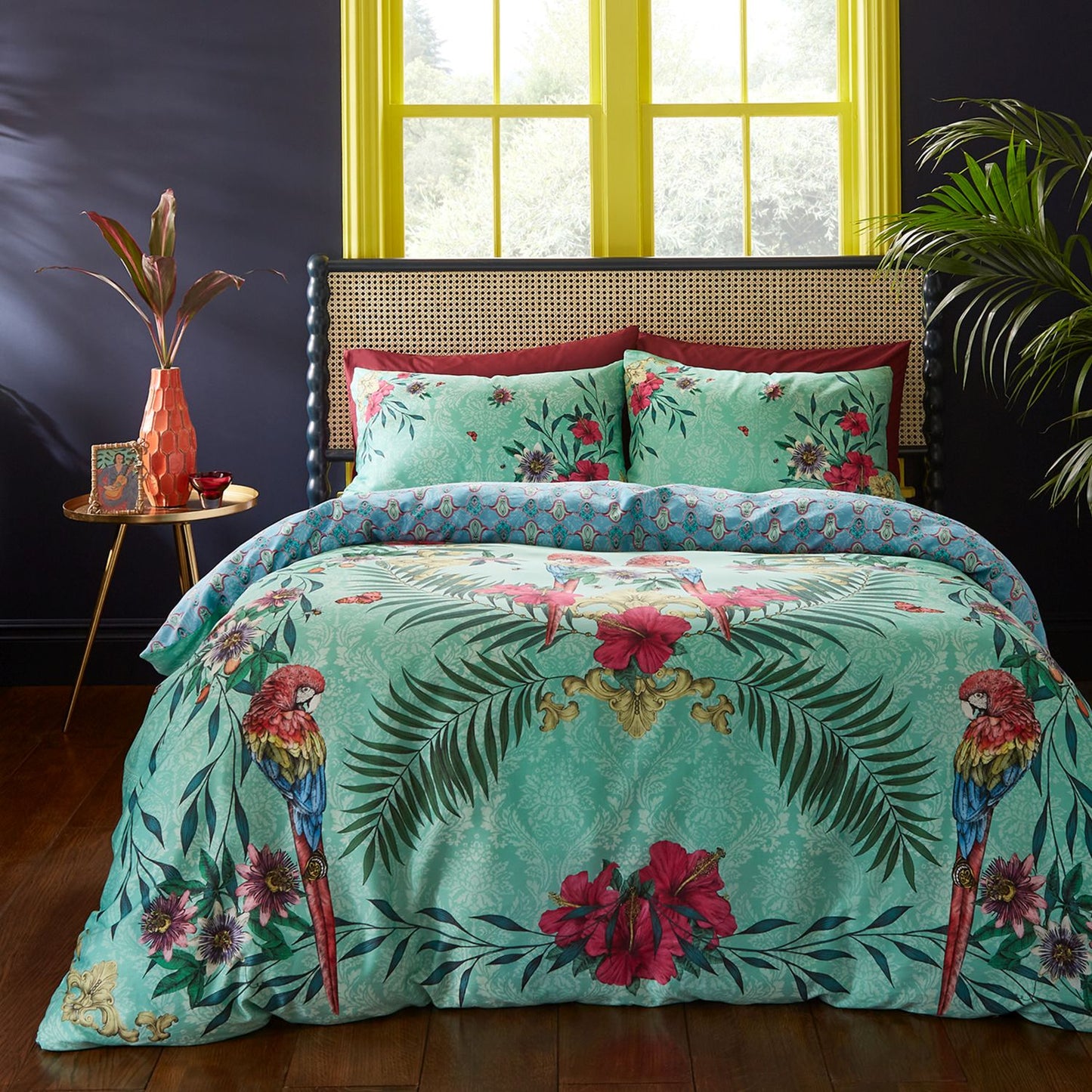 Matthew Williamson Green Paradise Parrot 200TC Sateen Duvet Set