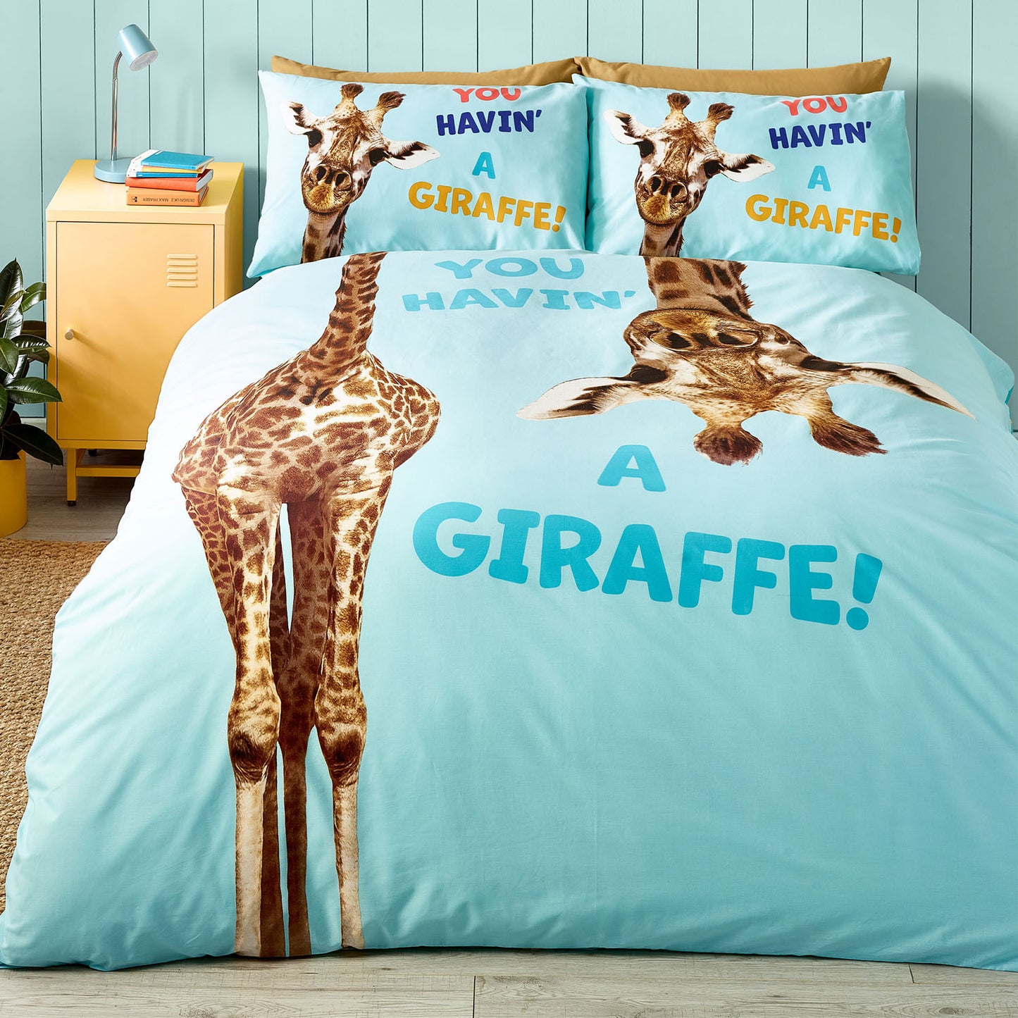 Catherine Lansfield Havin A Giraffe Reversible Duvet Set