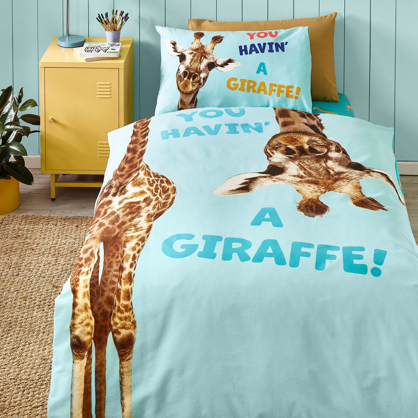 Catherine Lansfield Havin A Giraffe Reversible Duvet Set