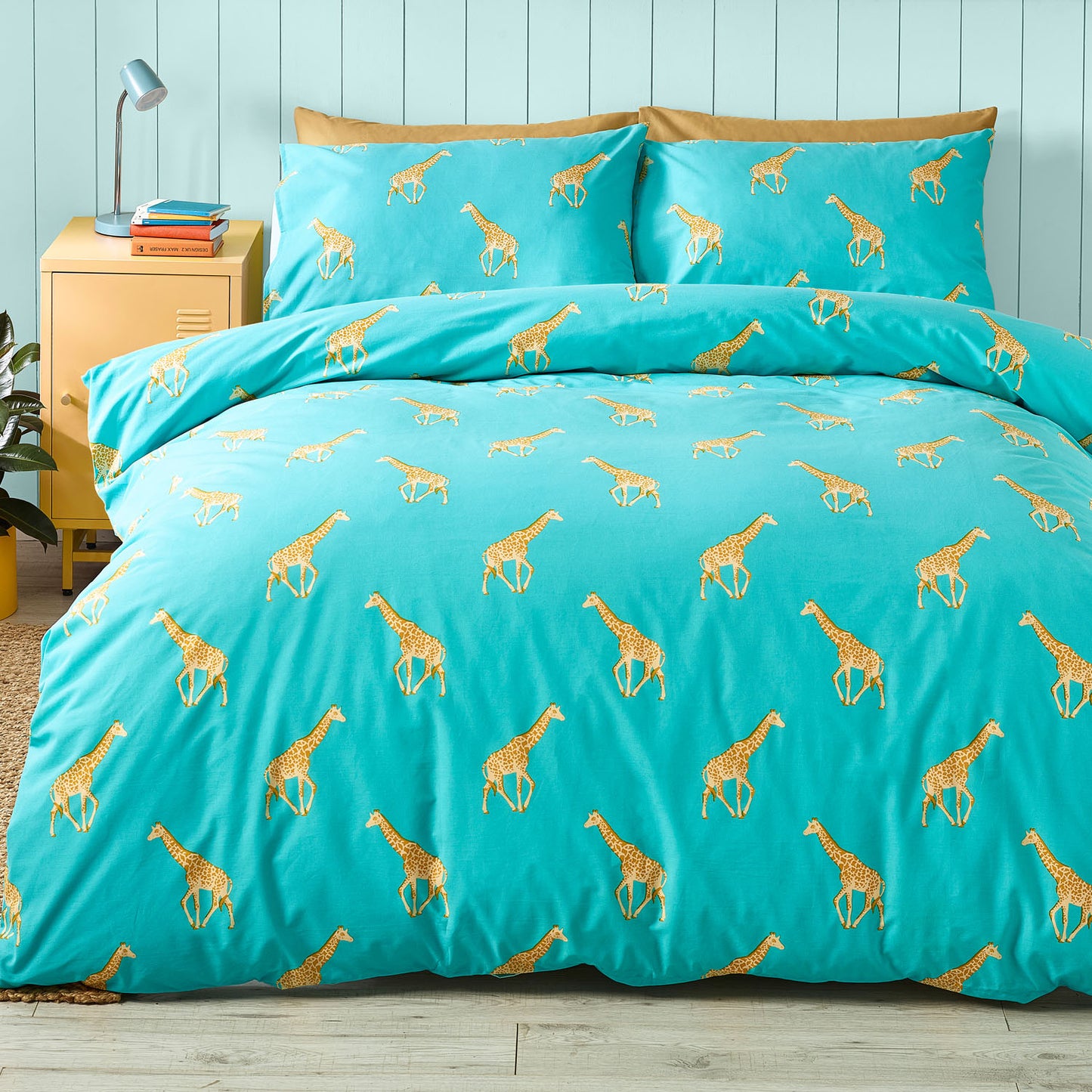 Catherine Lansfield Havin A Giraffe Reversible Duvet Set