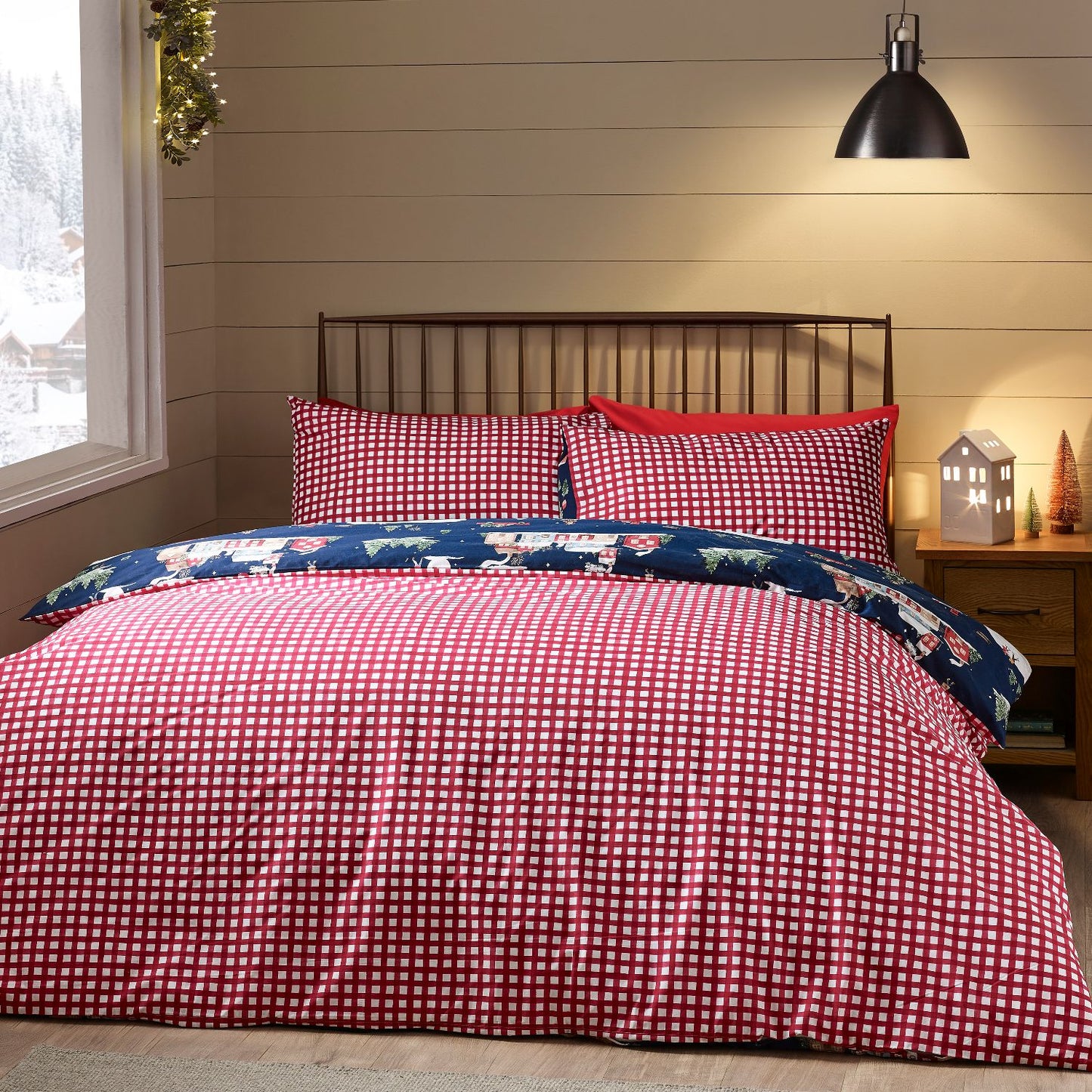 Catherine Lansfield Christmas Ski Village Navy Reversible Duvet Set