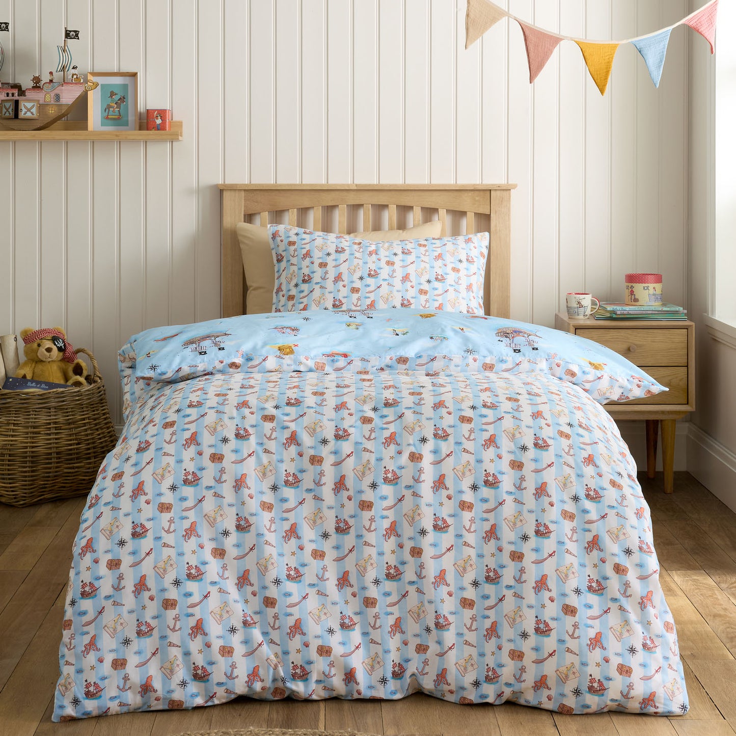 Belle & Boo Pirates Blue Reversible Cotton Duvet Set