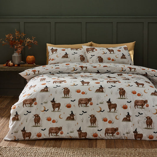 Catherine Lansfield Halloween Highland Cow Reversible Duvet Set
