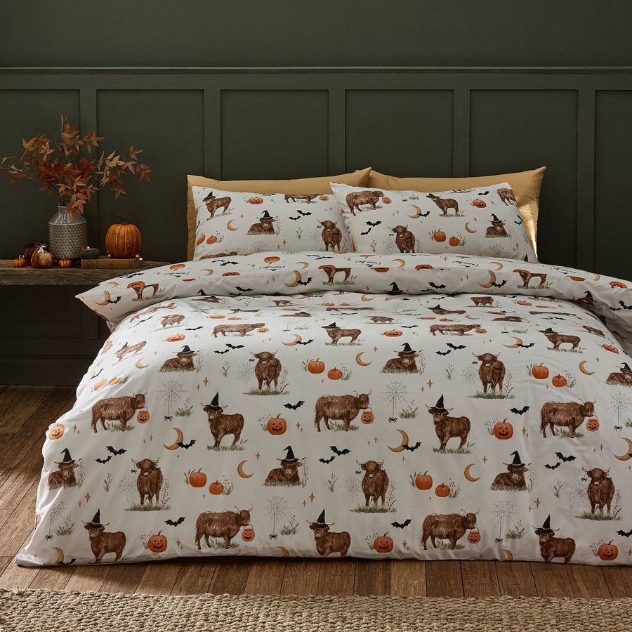 Catherine Lansfield Halloween Highland Cow Reversible Duvet Set